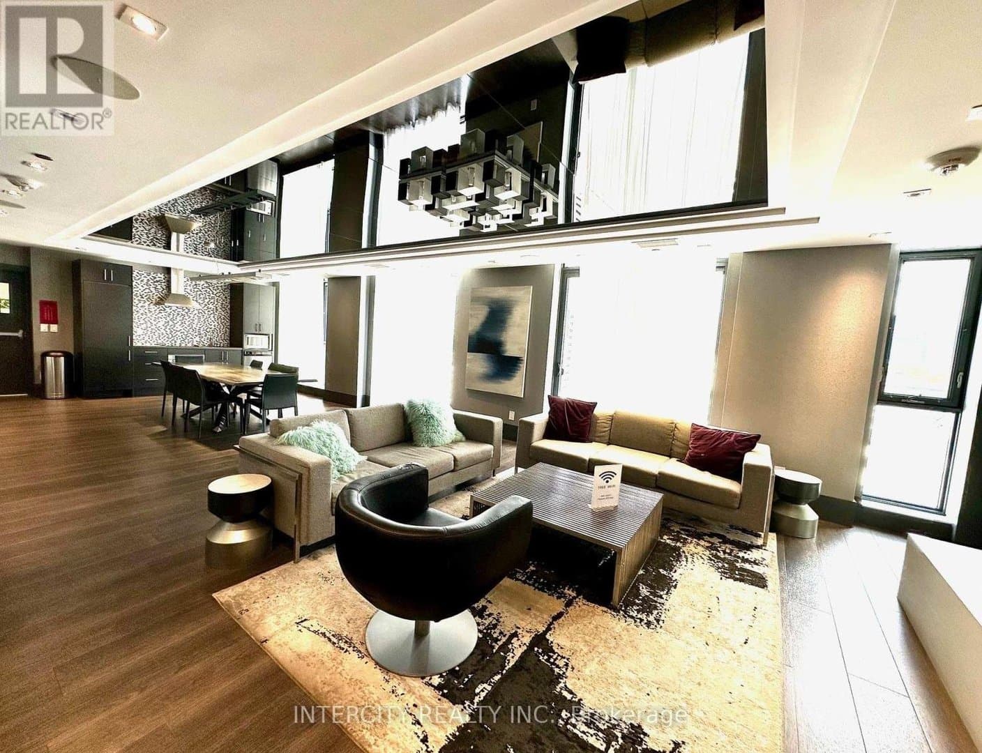 297 College Street - Photo 2