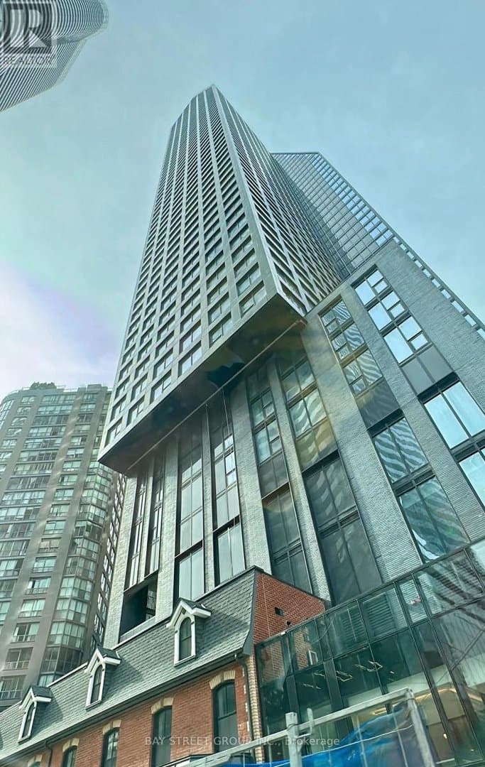 8 Wellesley Street