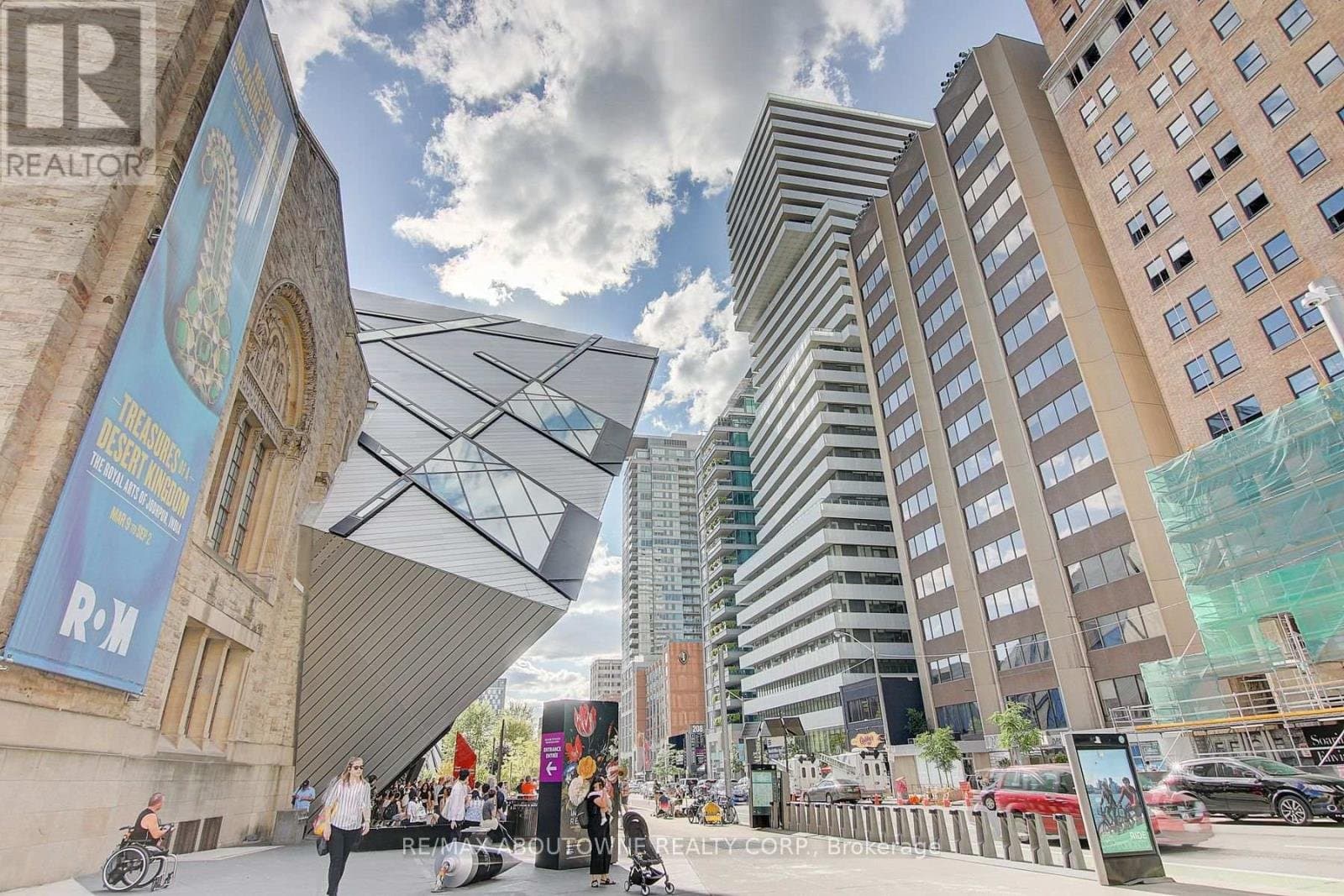 200 Bloor Street - Photo 2