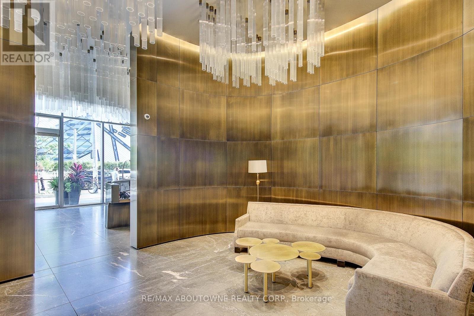 200 Bloor Street - Photo 3