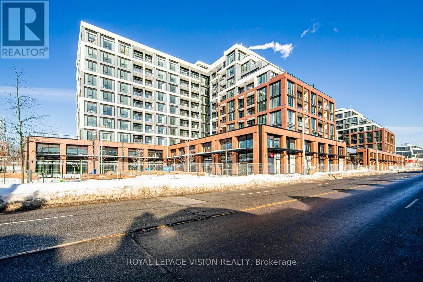 858 Dupont Street - Photo 2