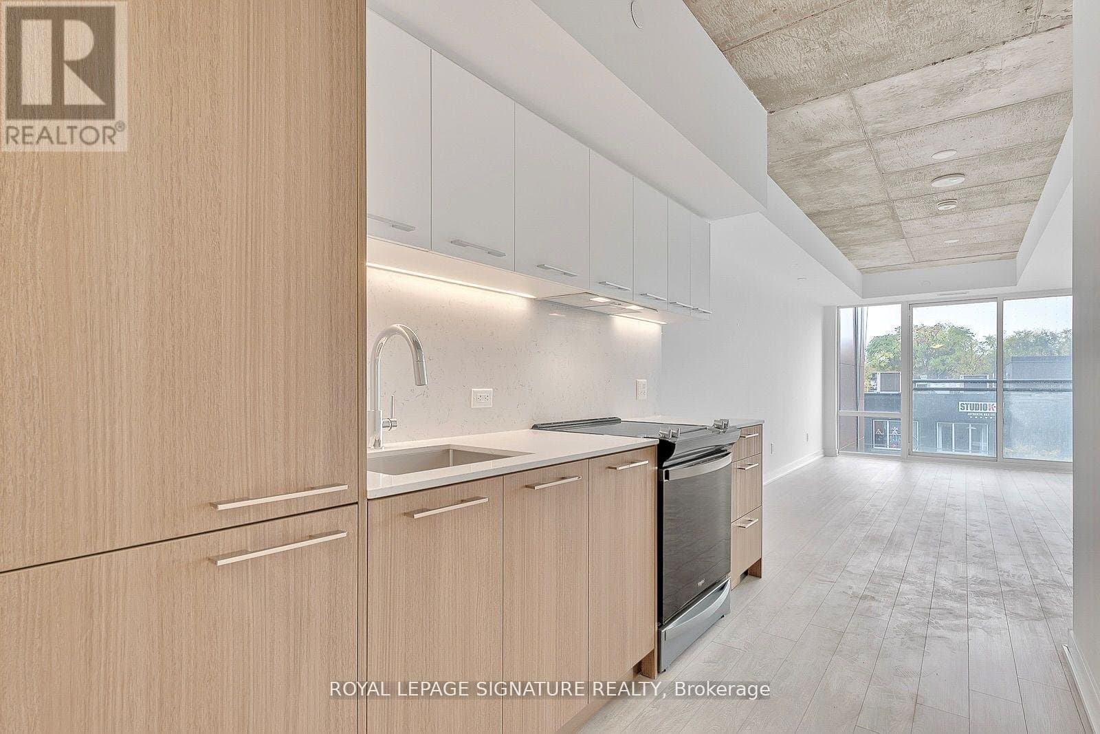 665 Queen Street - Photo 2