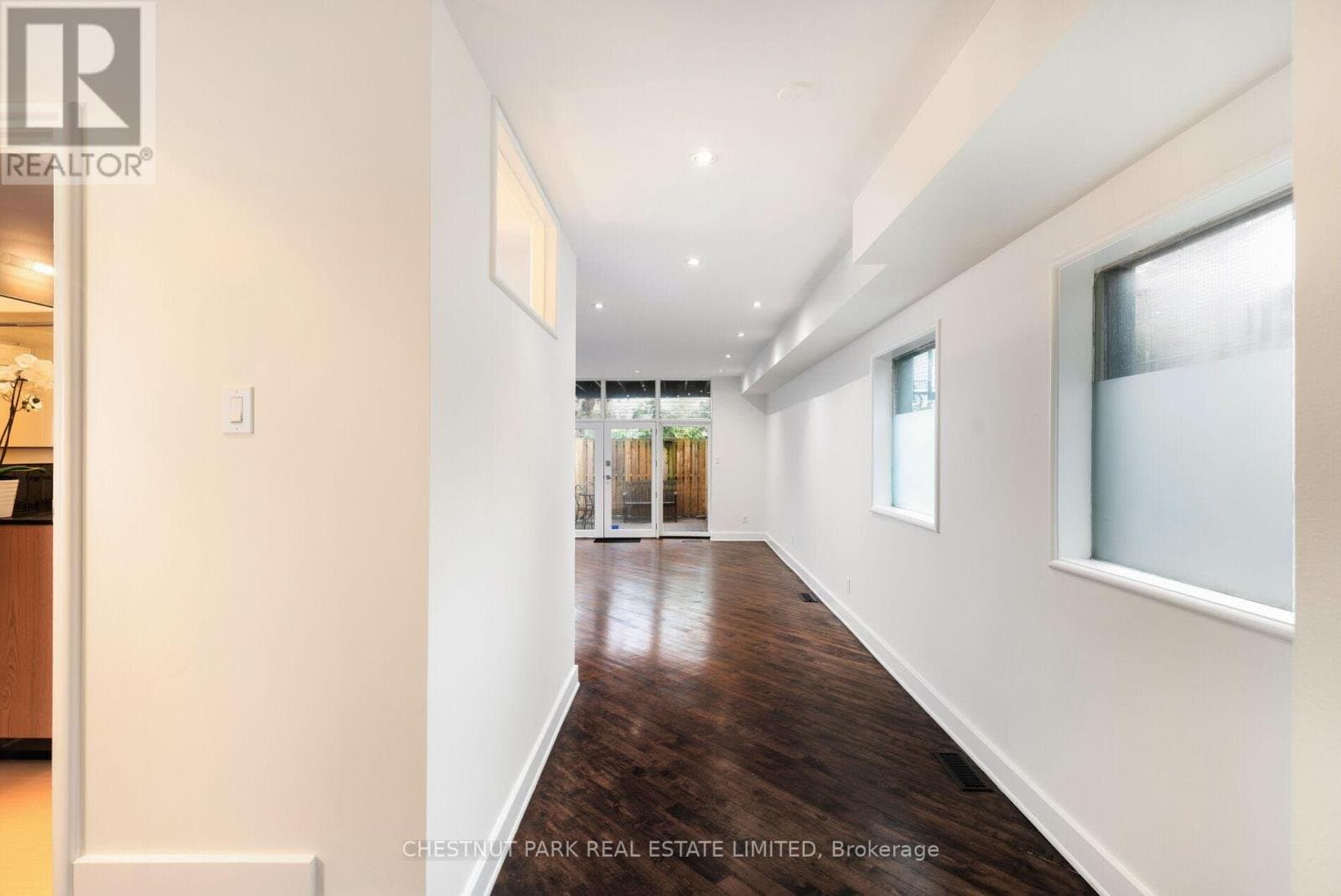 734 Huron Street - Photo 3