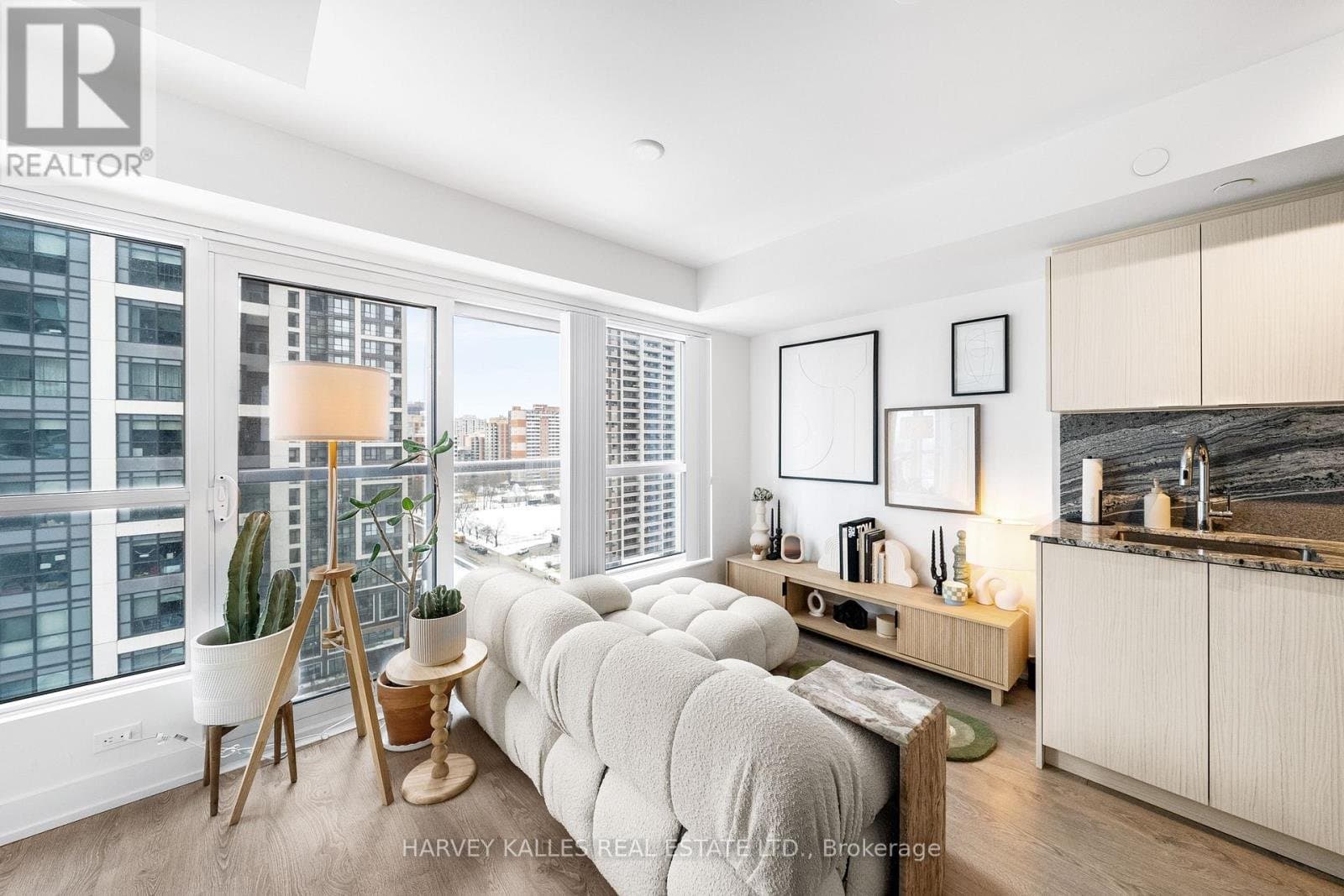 5 Mabelle Avenue - Photo 2