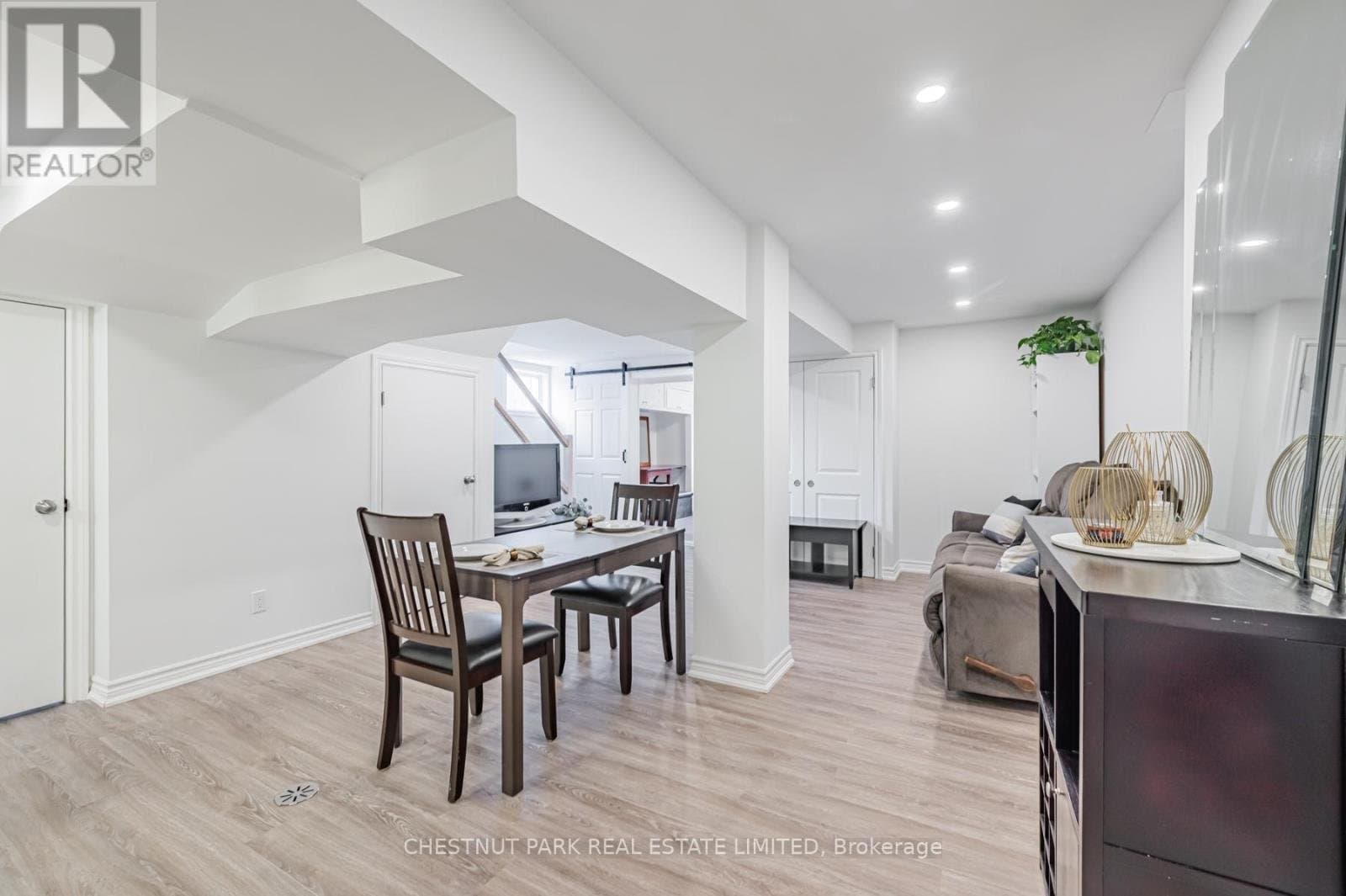 3 Sanctbury Place - Photo 3