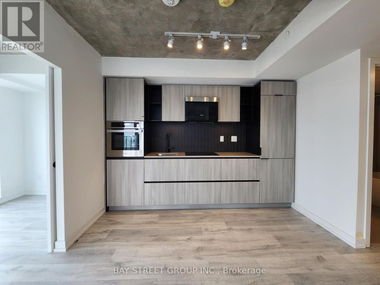 2 Augusta Avenue - Photo 4