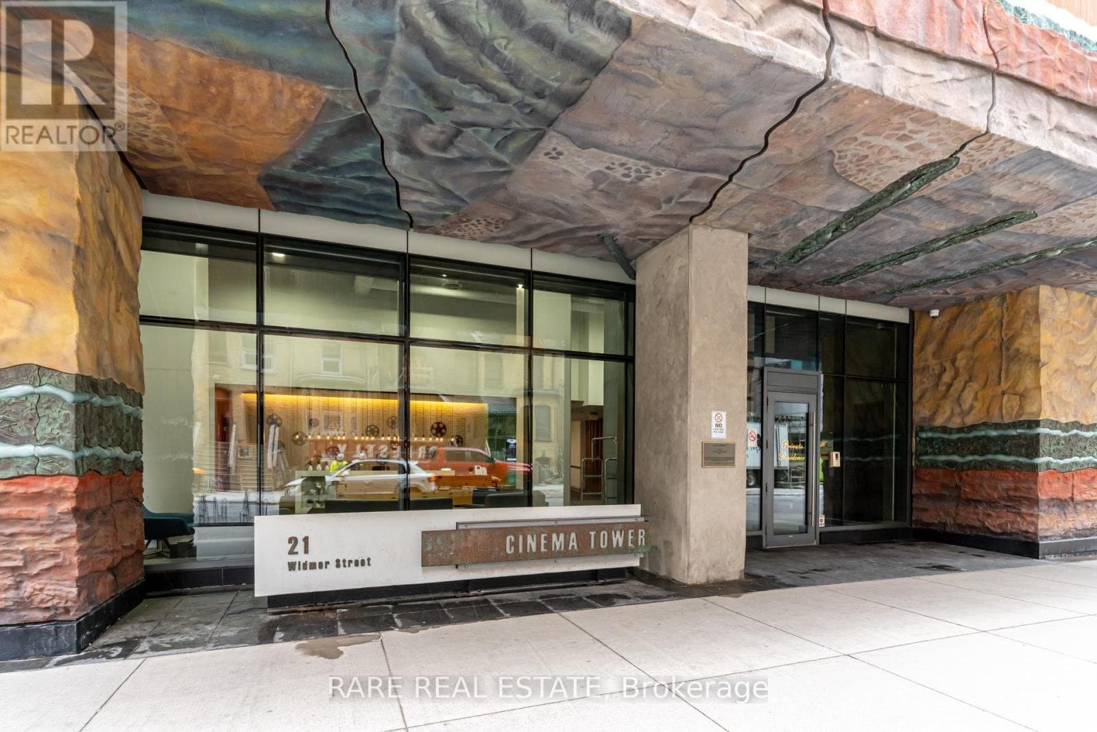 21 Widmer Street