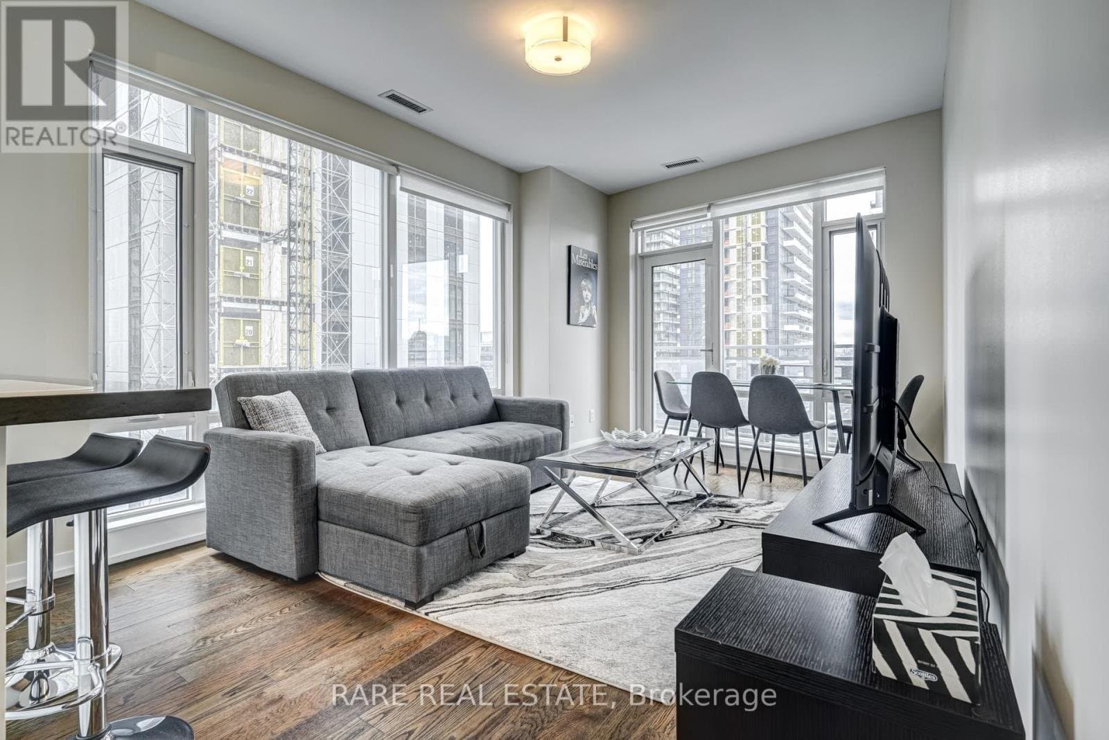 21 Widmer Street - Photo 2