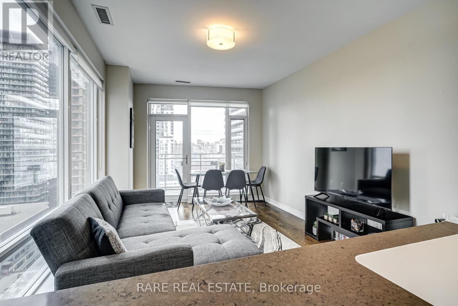 21 Widmer Street - Photo 3
