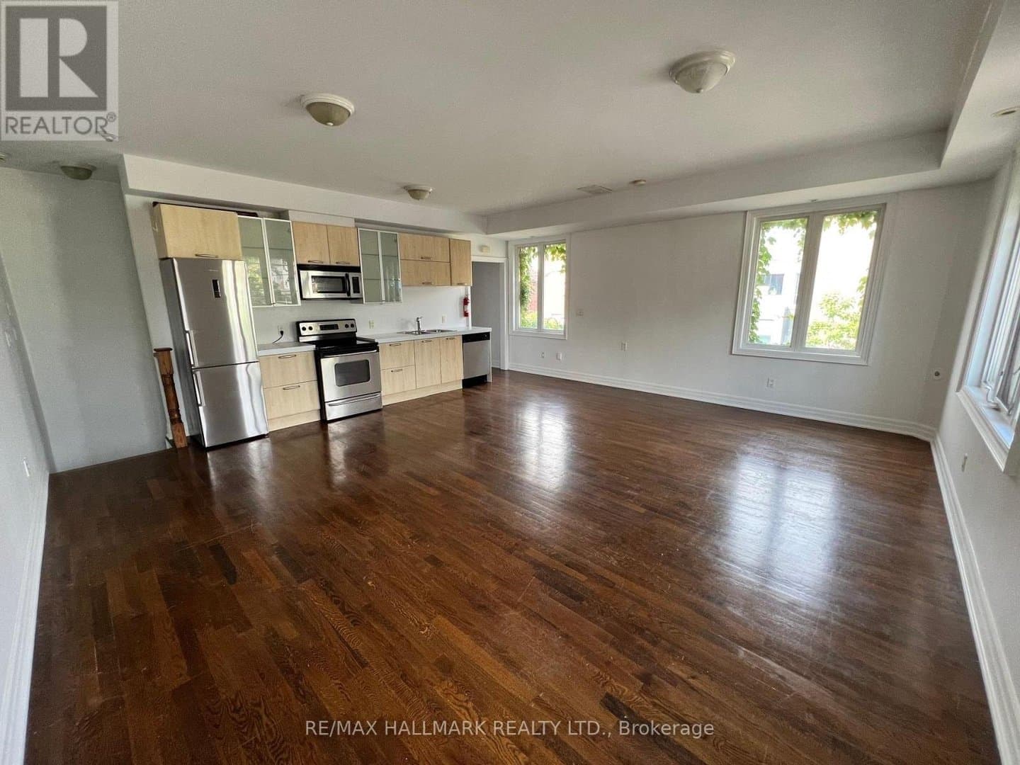 215 Heward Avenue - Photo 1