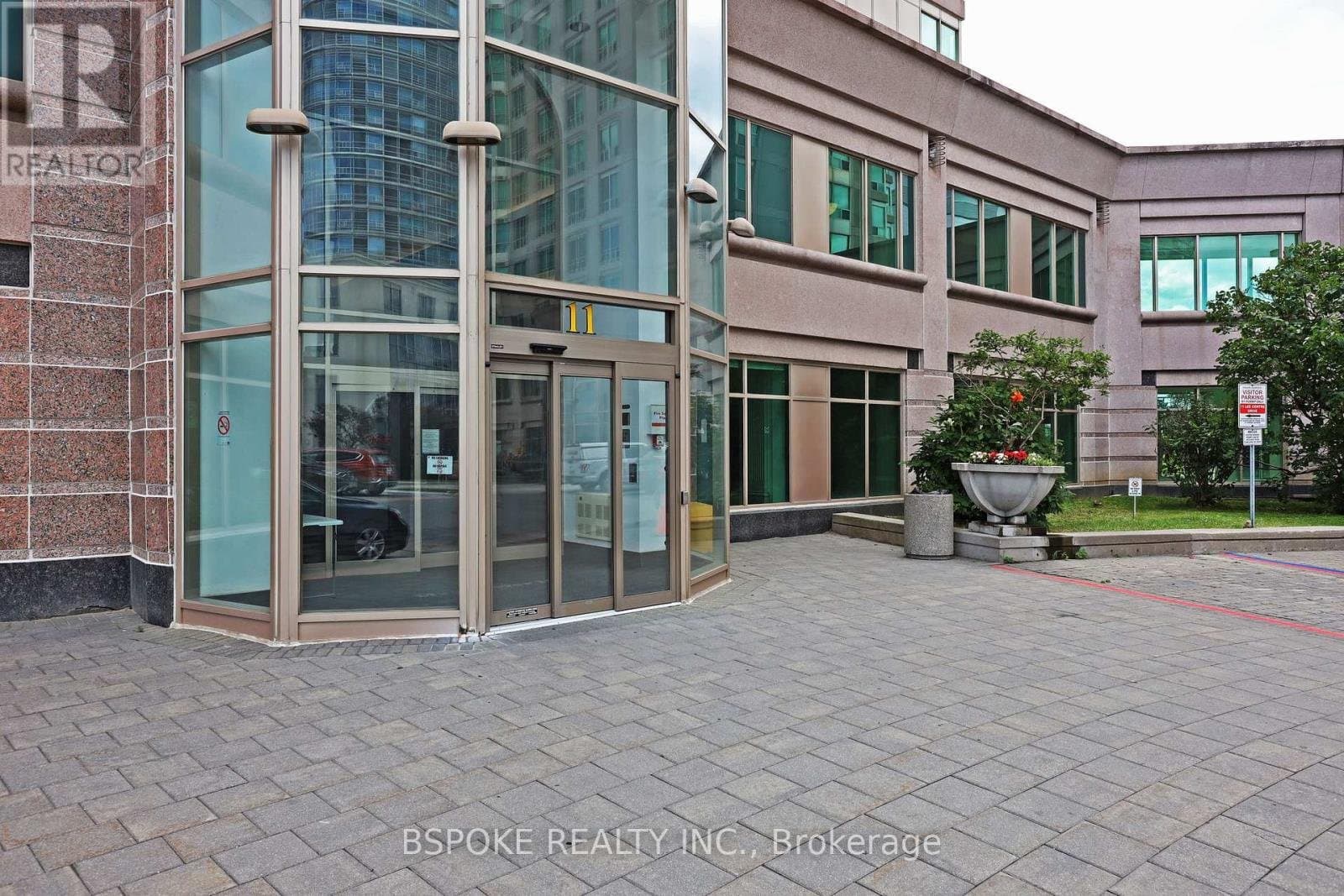 11 Lee Centre Drive - Photo 2