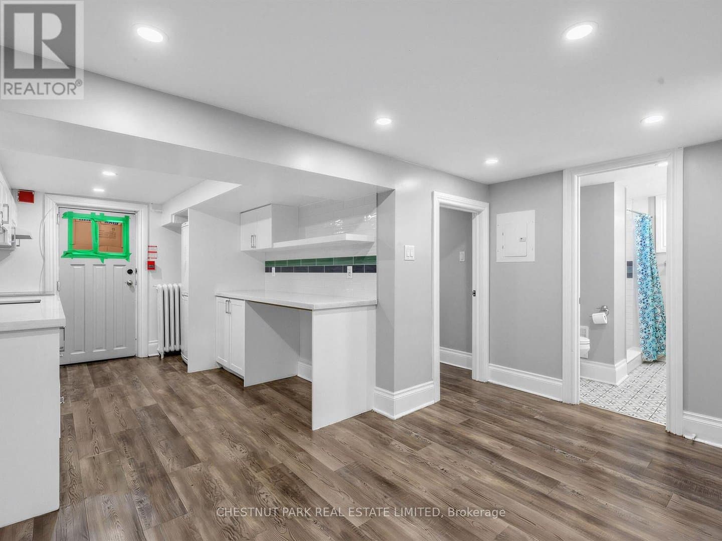 1 Kingswood Road - Photo 3