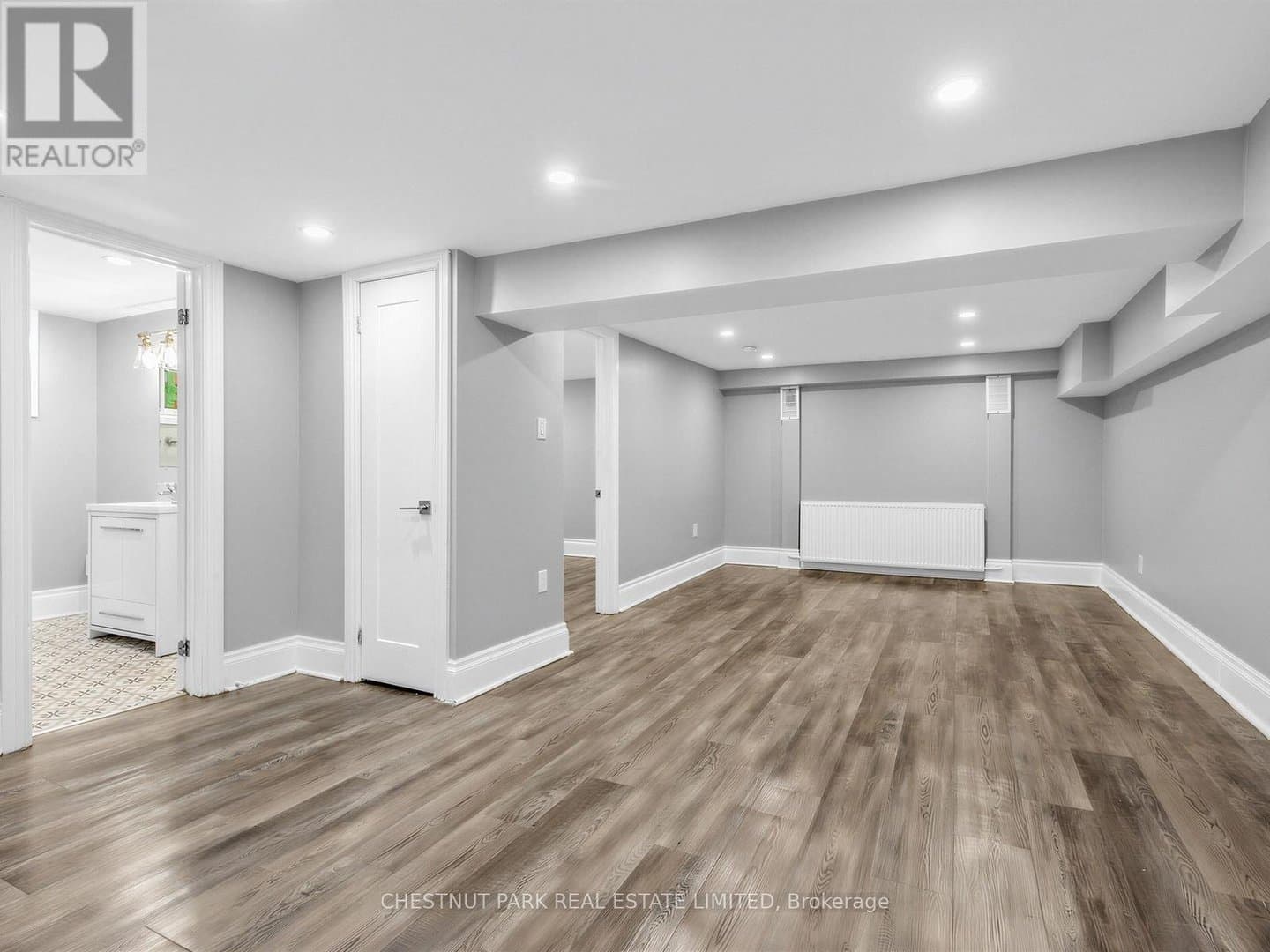 1 Kingswood Road - Photo 4