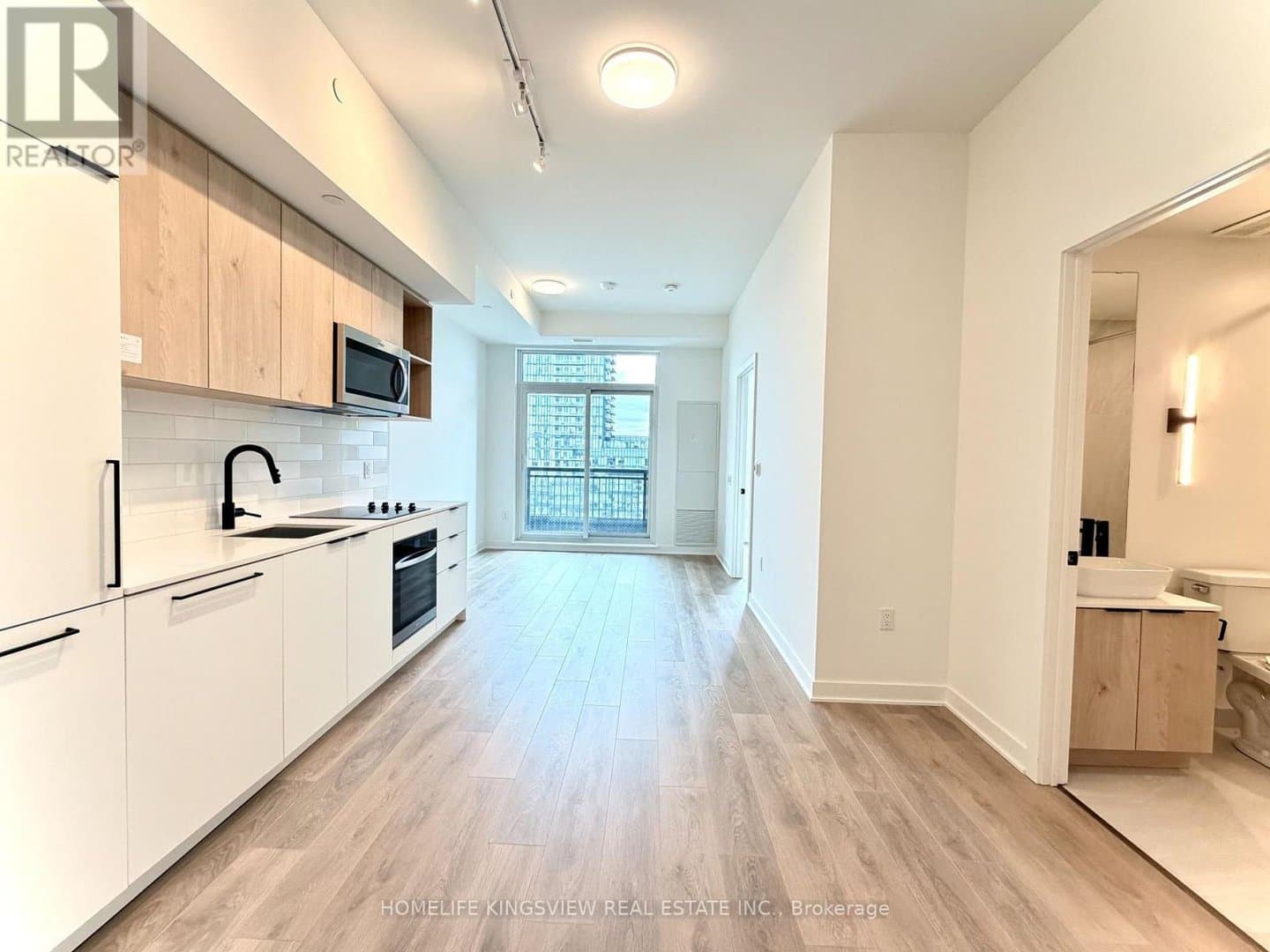 1185 Dupont Street - Photo 3