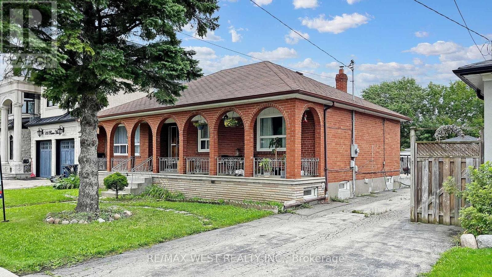 139 Ranee Avenue - Photo 2