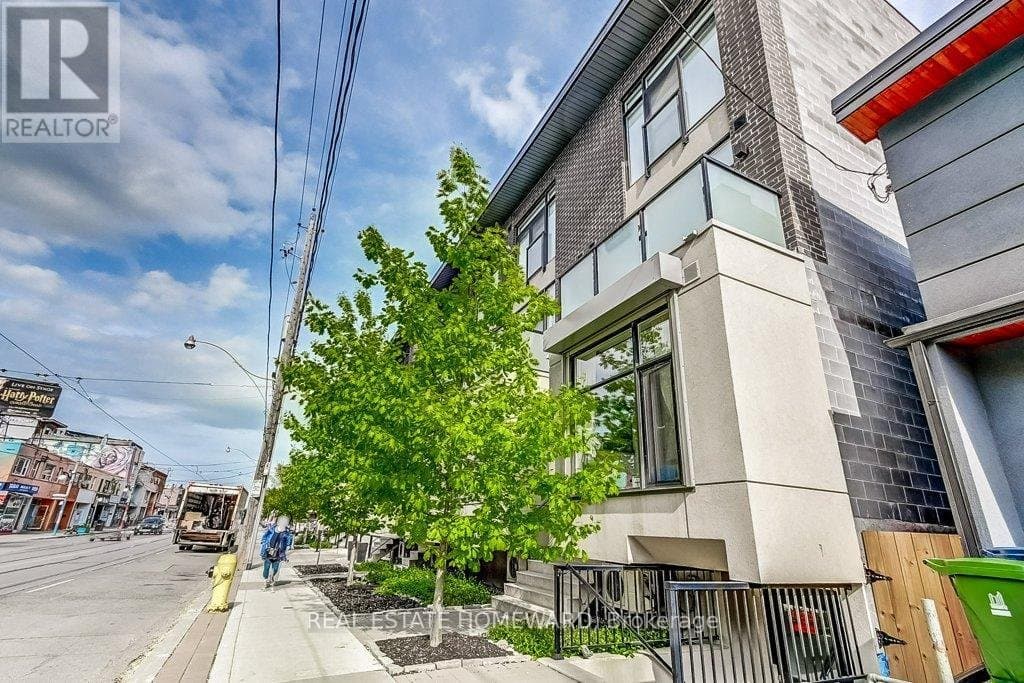 1321 Gerrard Street - Photo 4