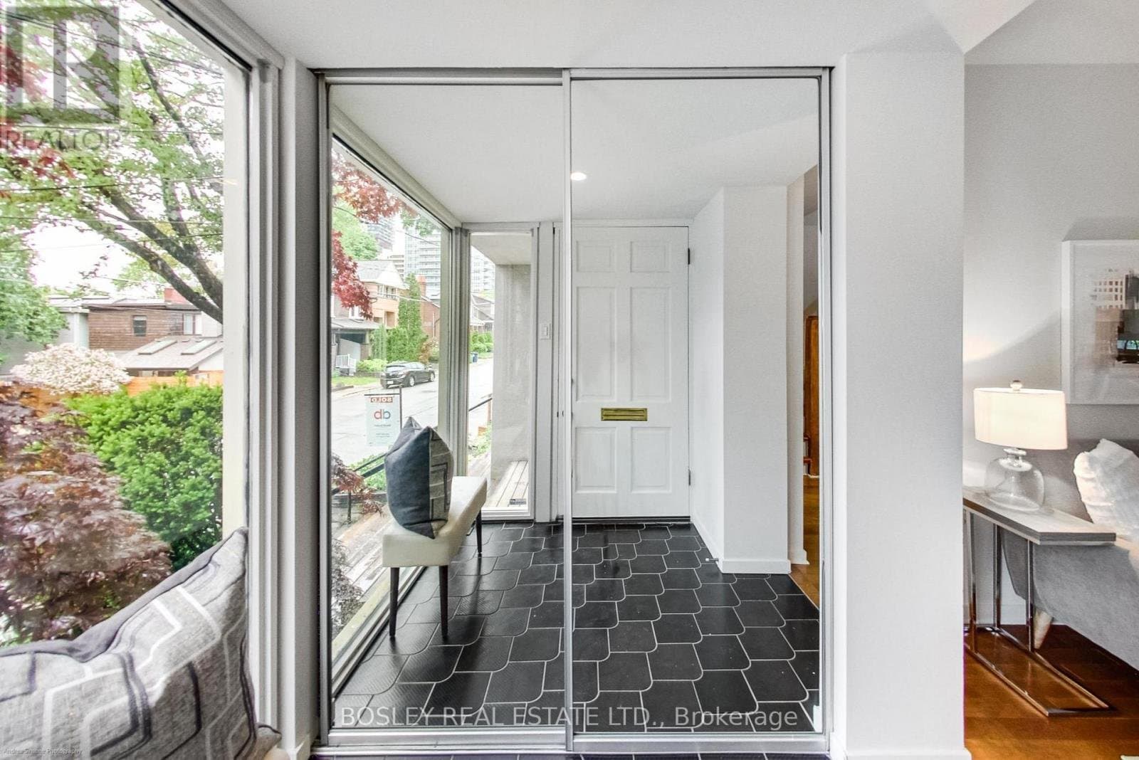 140 Helendale Avenue - Photo 4