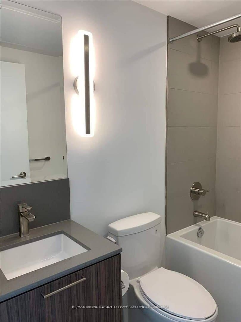 19 Western Battery Road - Photo 3