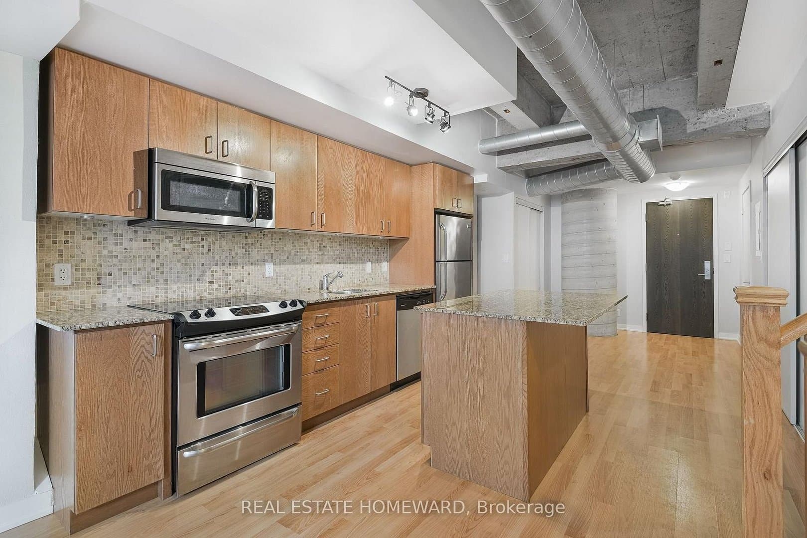 201 Carlaw Avenue - Photo 3