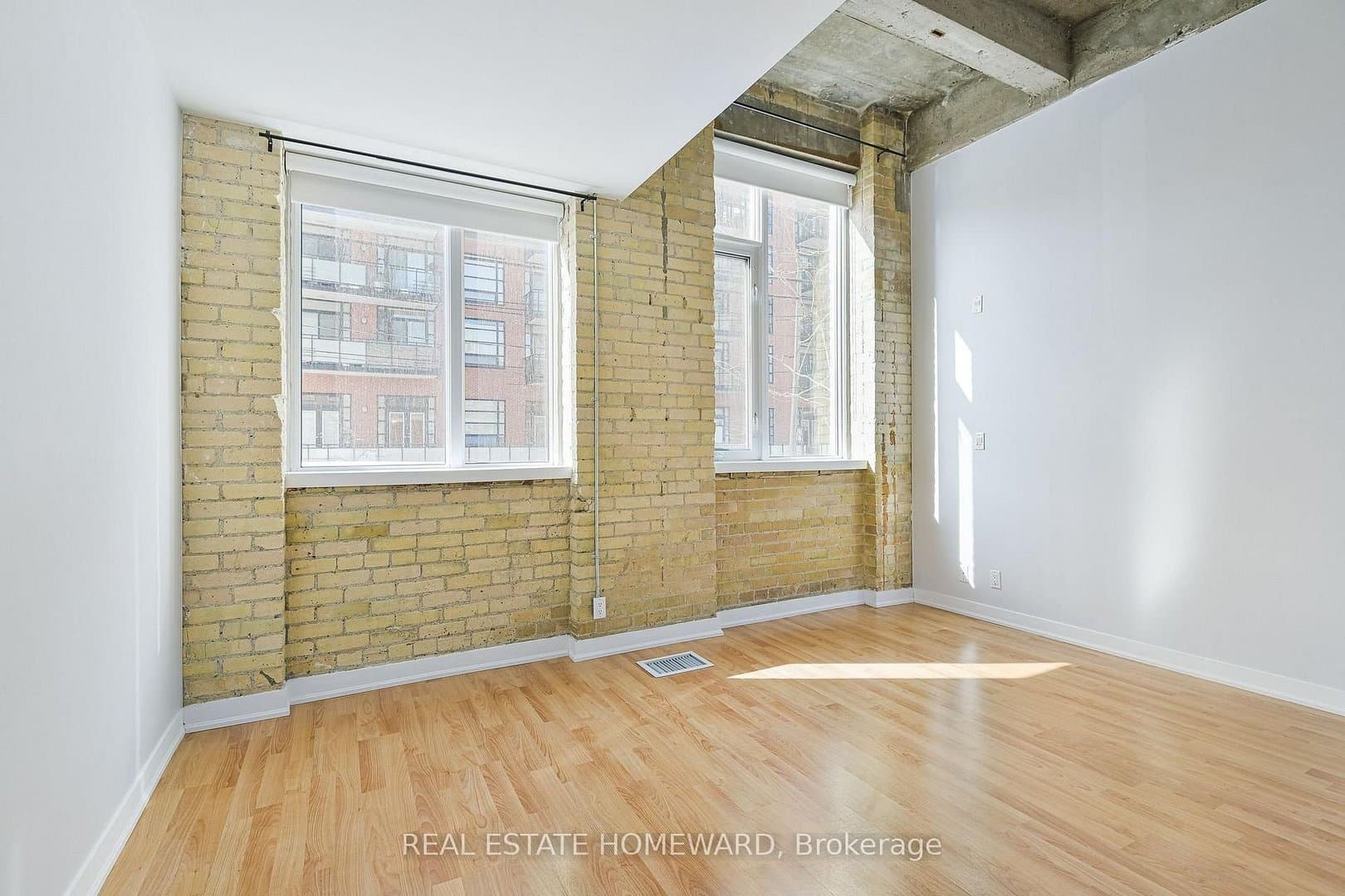 201 Carlaw Avenue - Photo 2