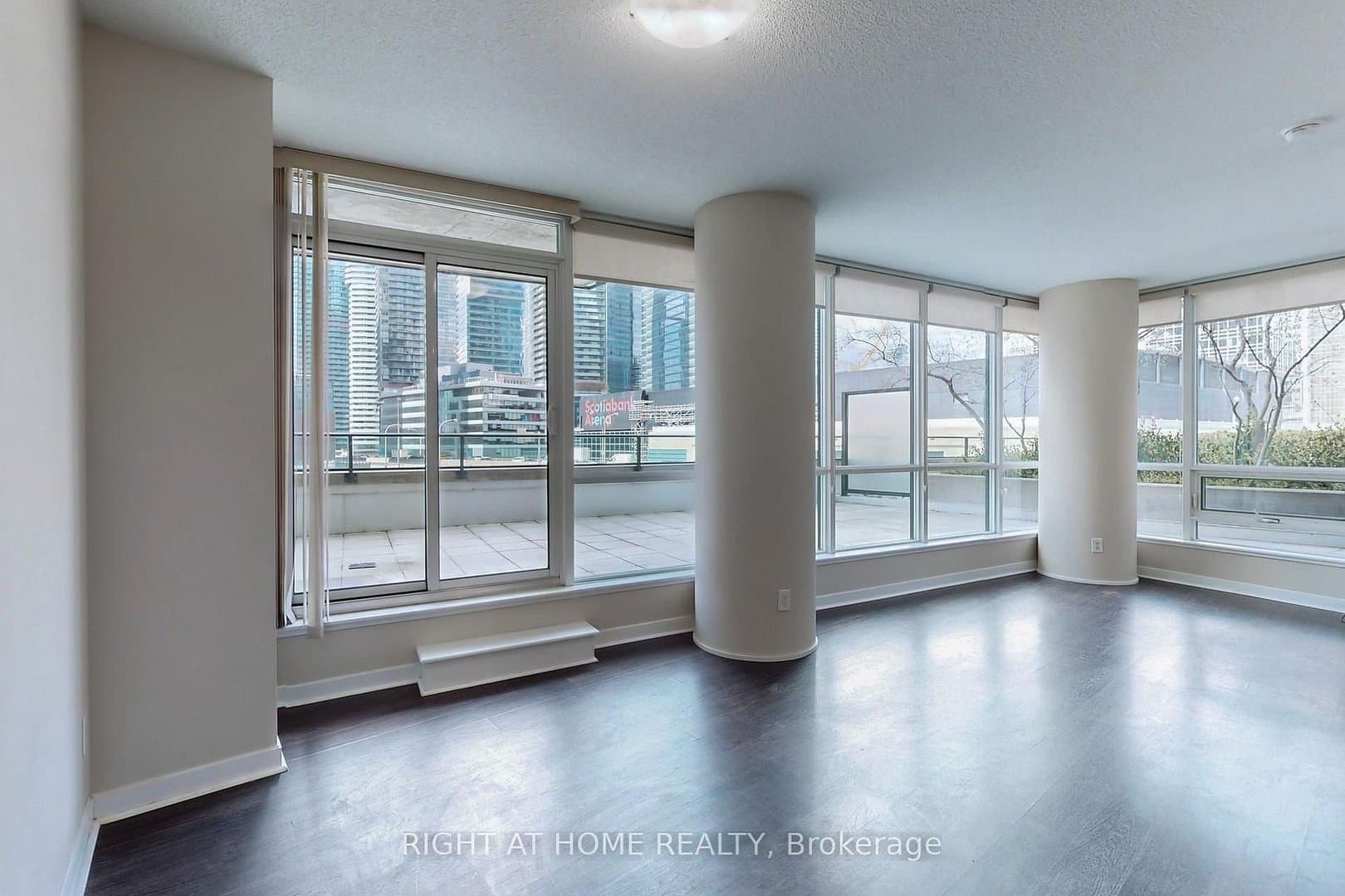 33 Bay Street