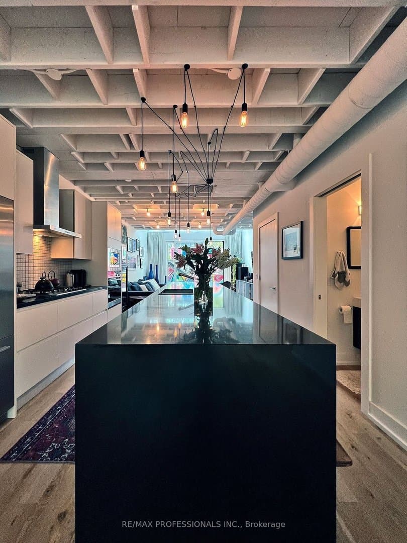 60 Melbourne Avenue - Photo 2