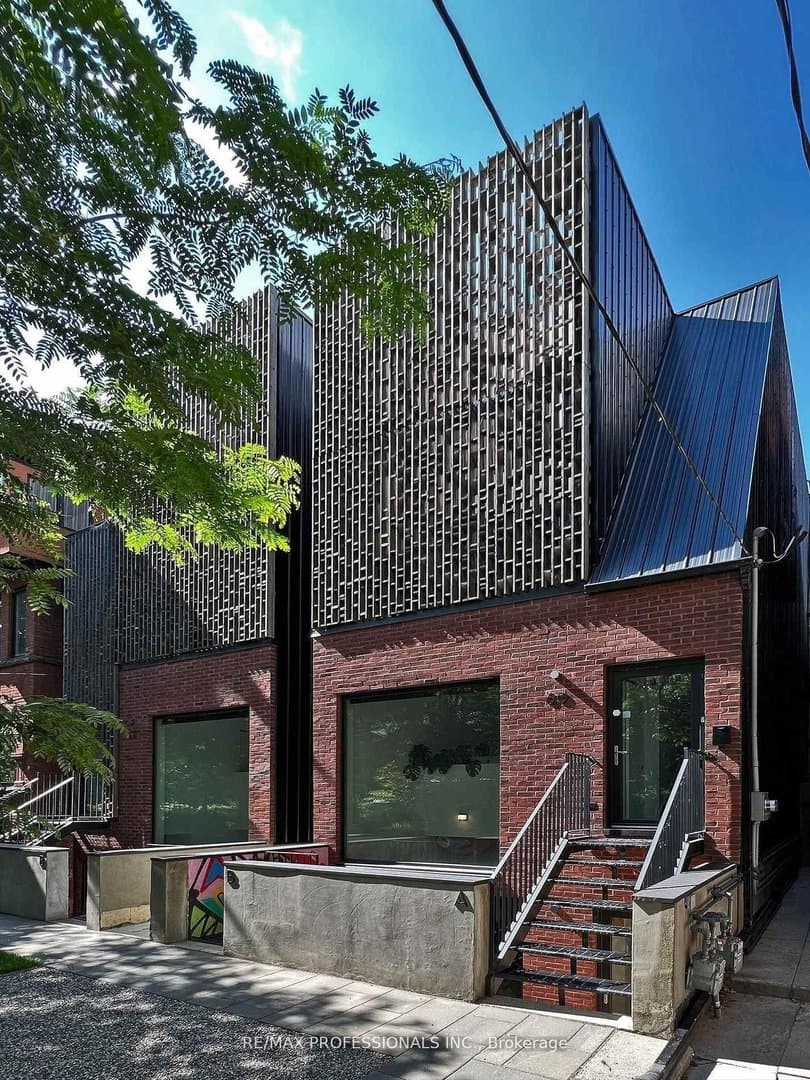60 Melbourne Avenue - Photo 1