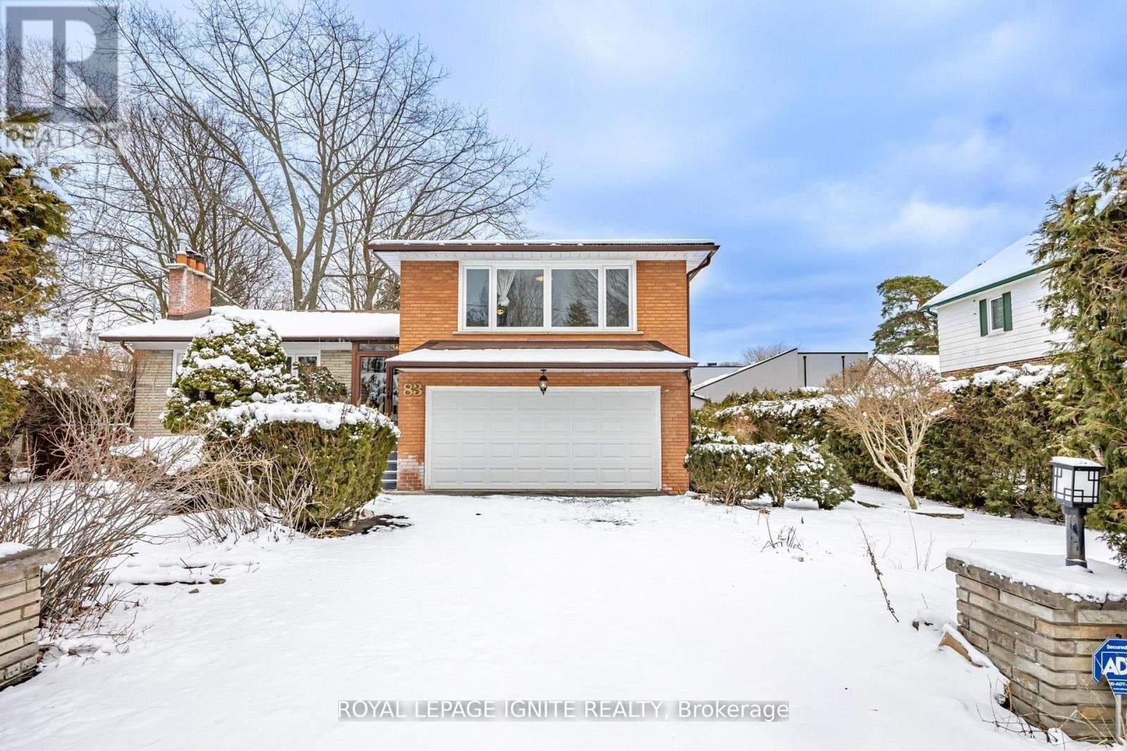 83 Deep Dene Drive - Photo 2