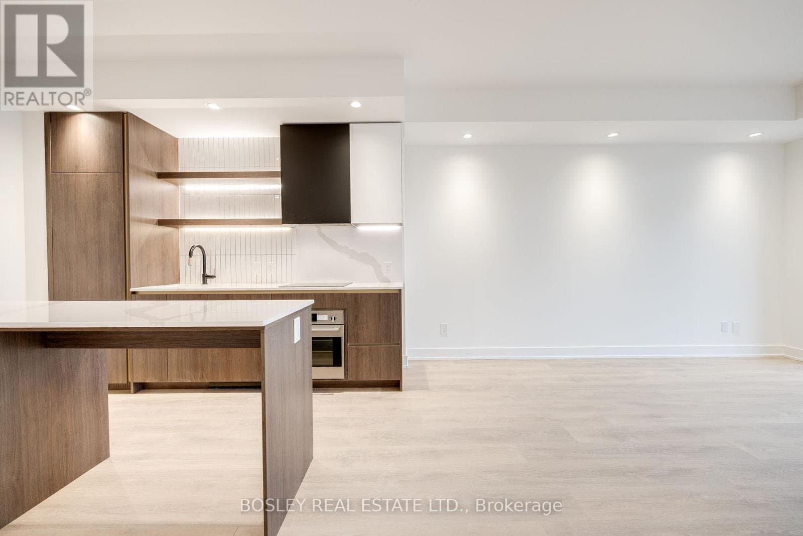 1285 Queen Street - Photo 2
