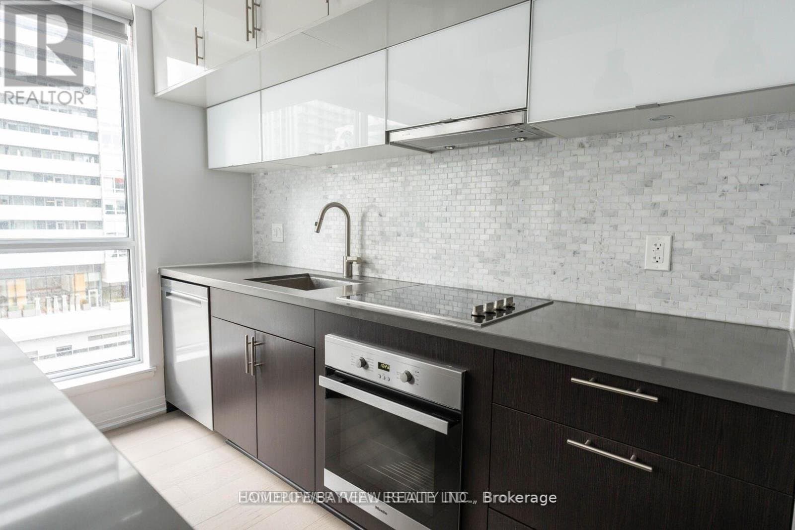 8 Mercer Street - Photo 2