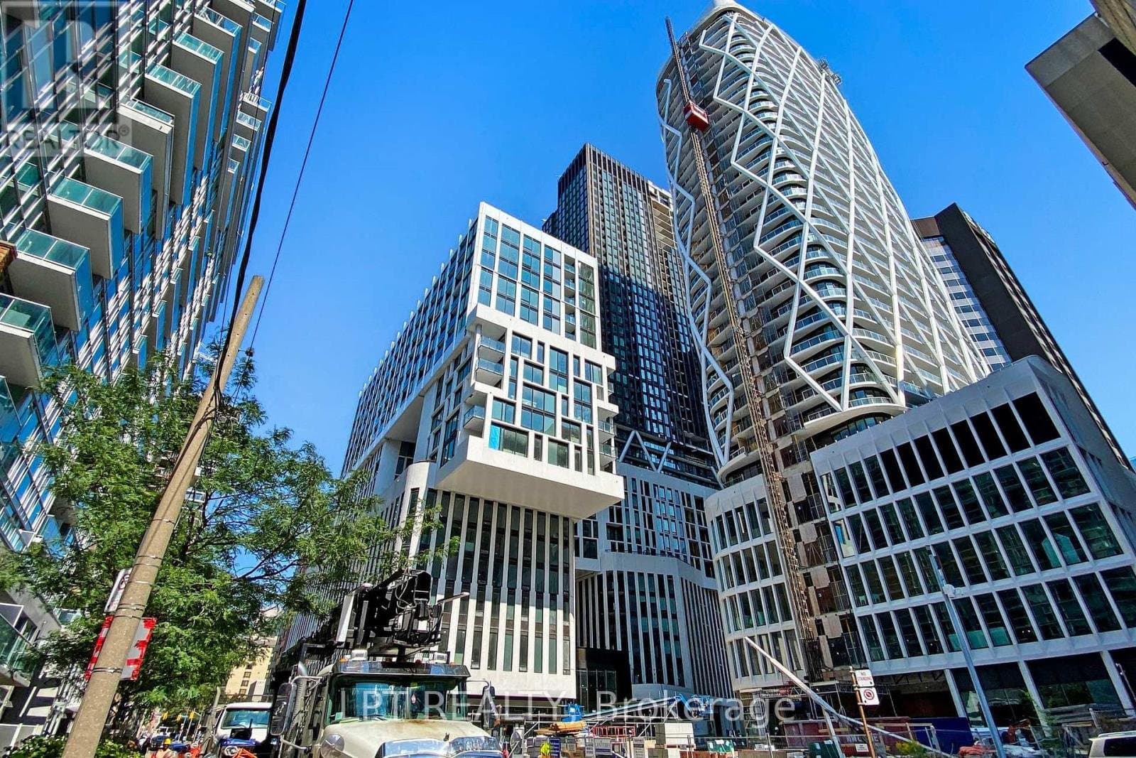 238 Simcoe Street