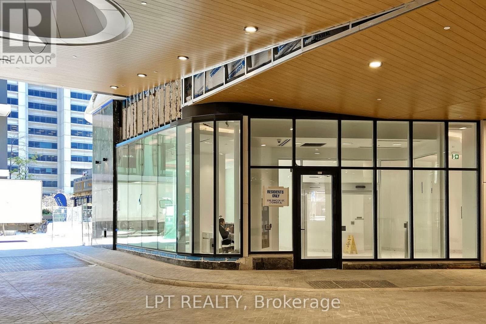 238 Simcoe Street - Photo 3