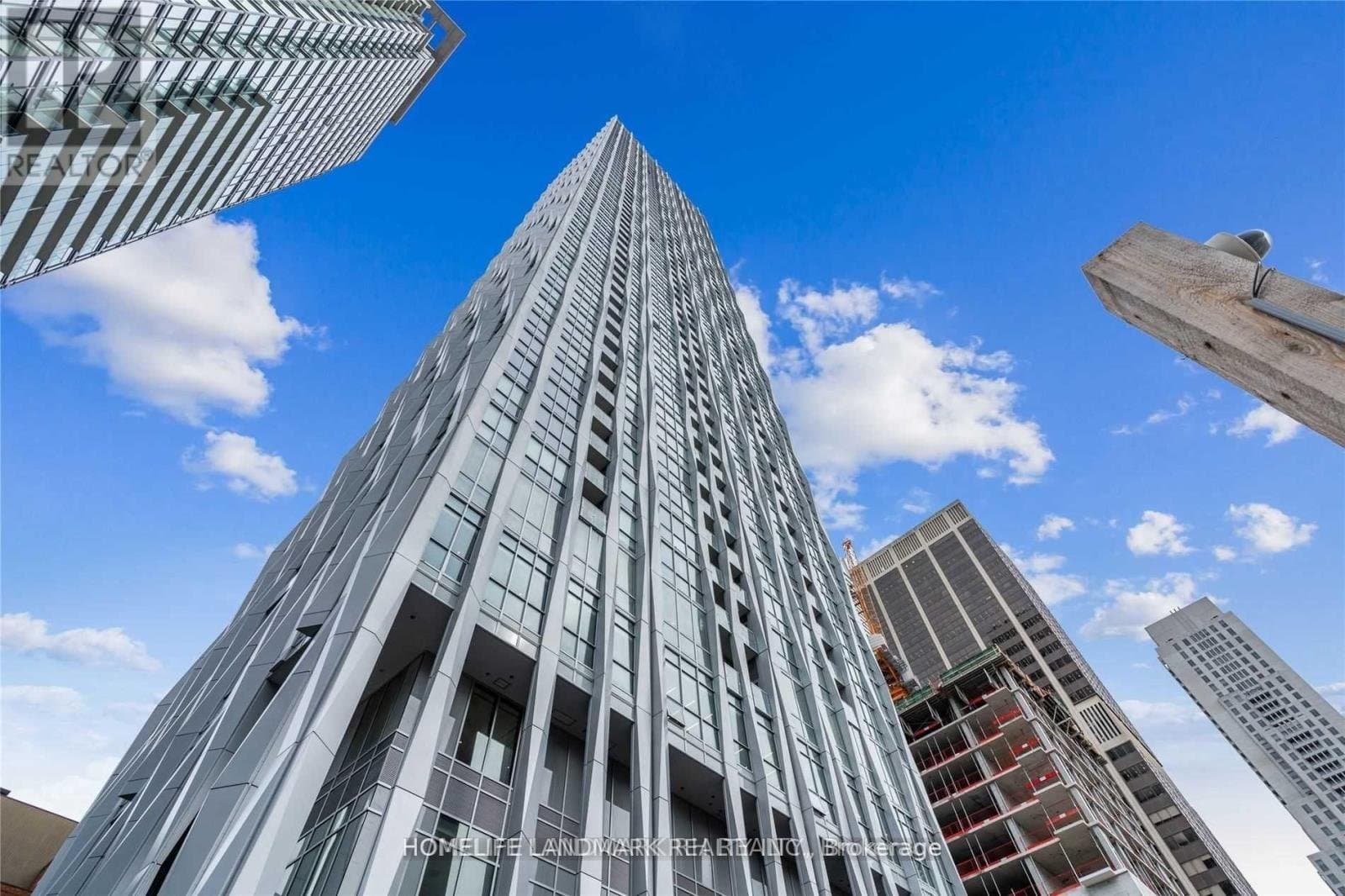 1 Yorkville Avenue - Photo 1