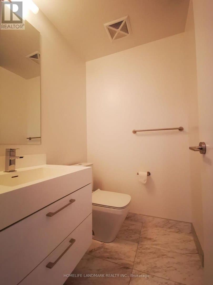 1 Yorkville Avenue - Photo 4