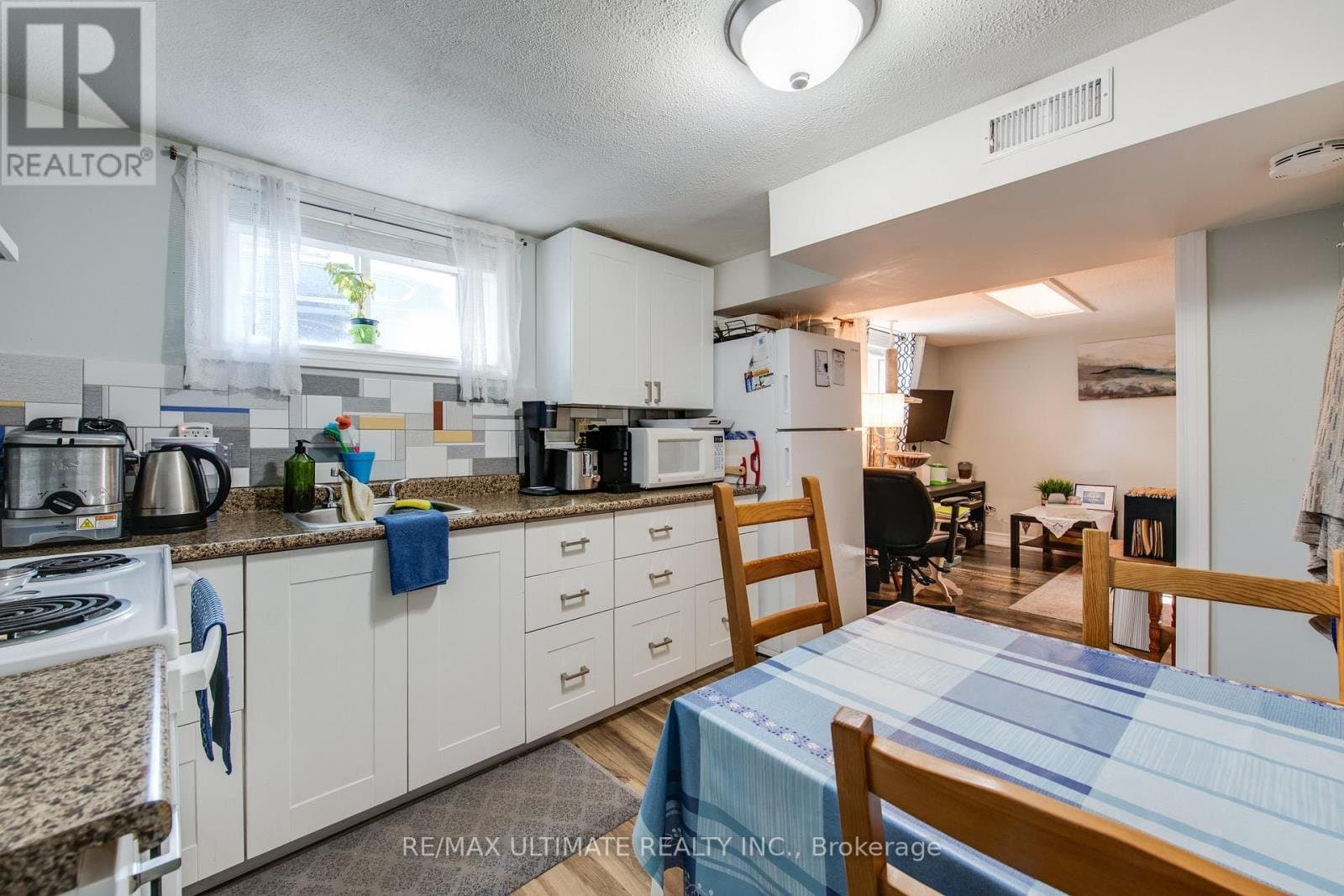 5 Burrard Road - Photo 2