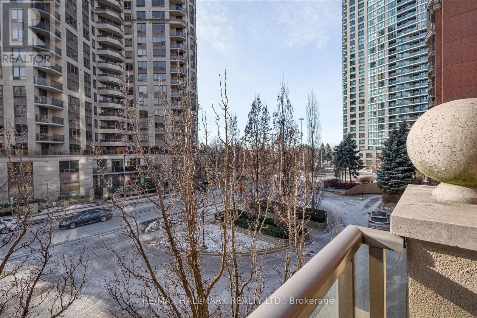 55 Harrison Garden Boulevard - Photo 1