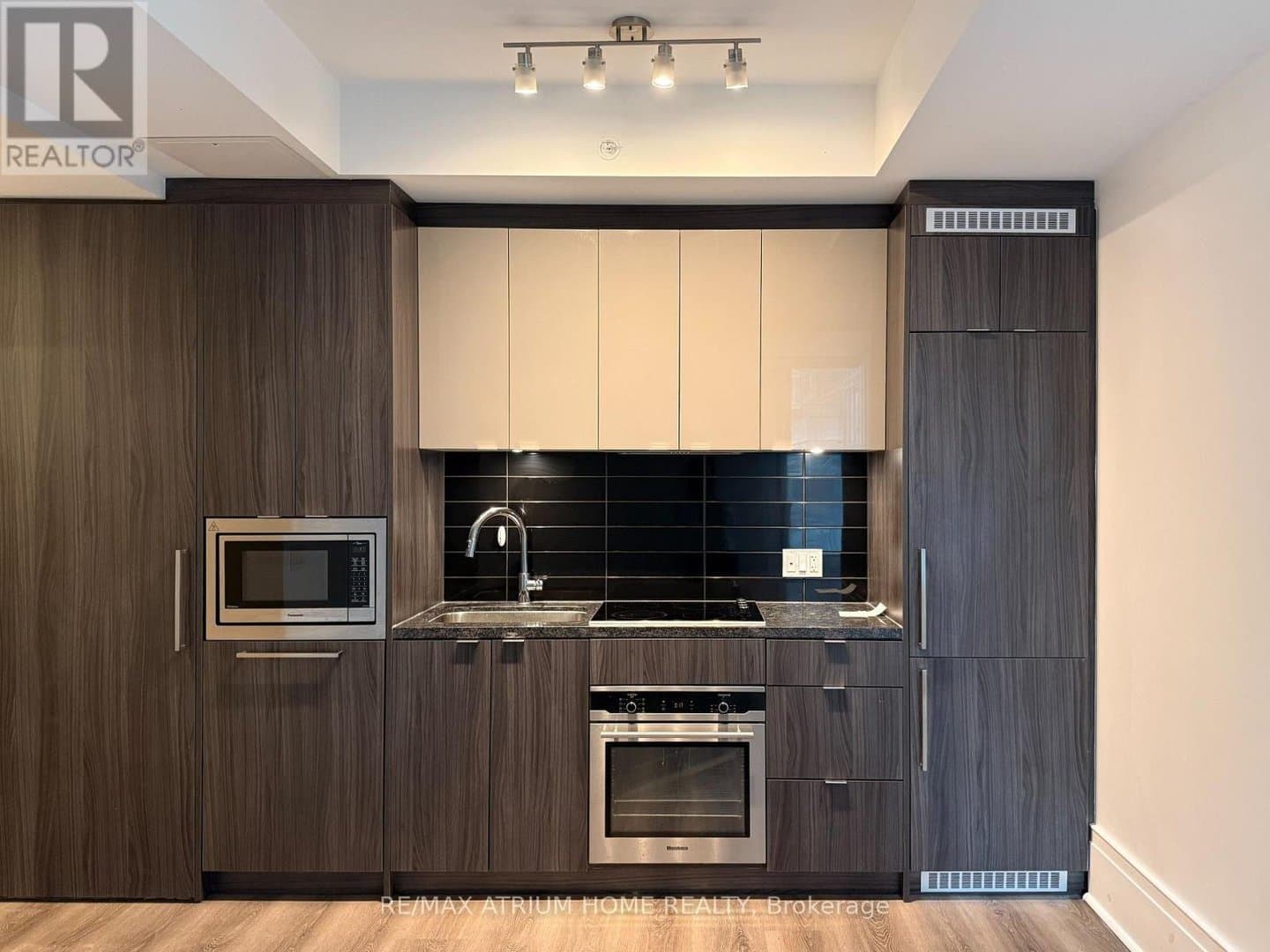 115 Blue Jays Way - Photo 1