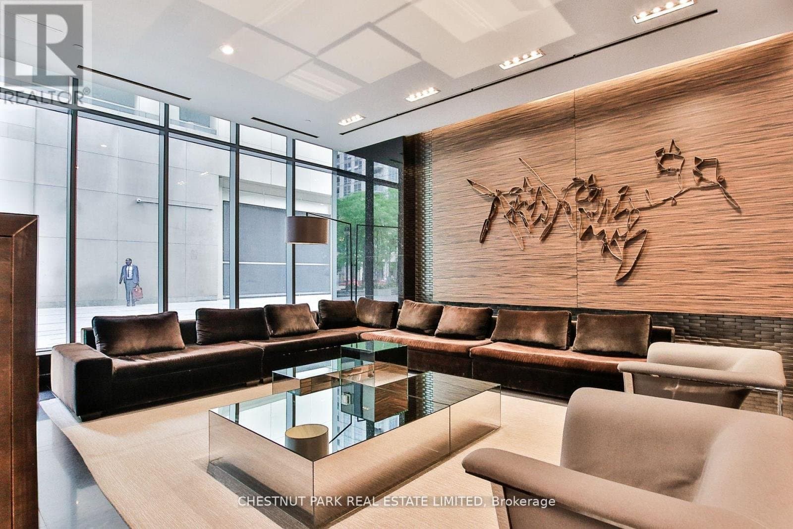 770 Bay Street - Photo 3