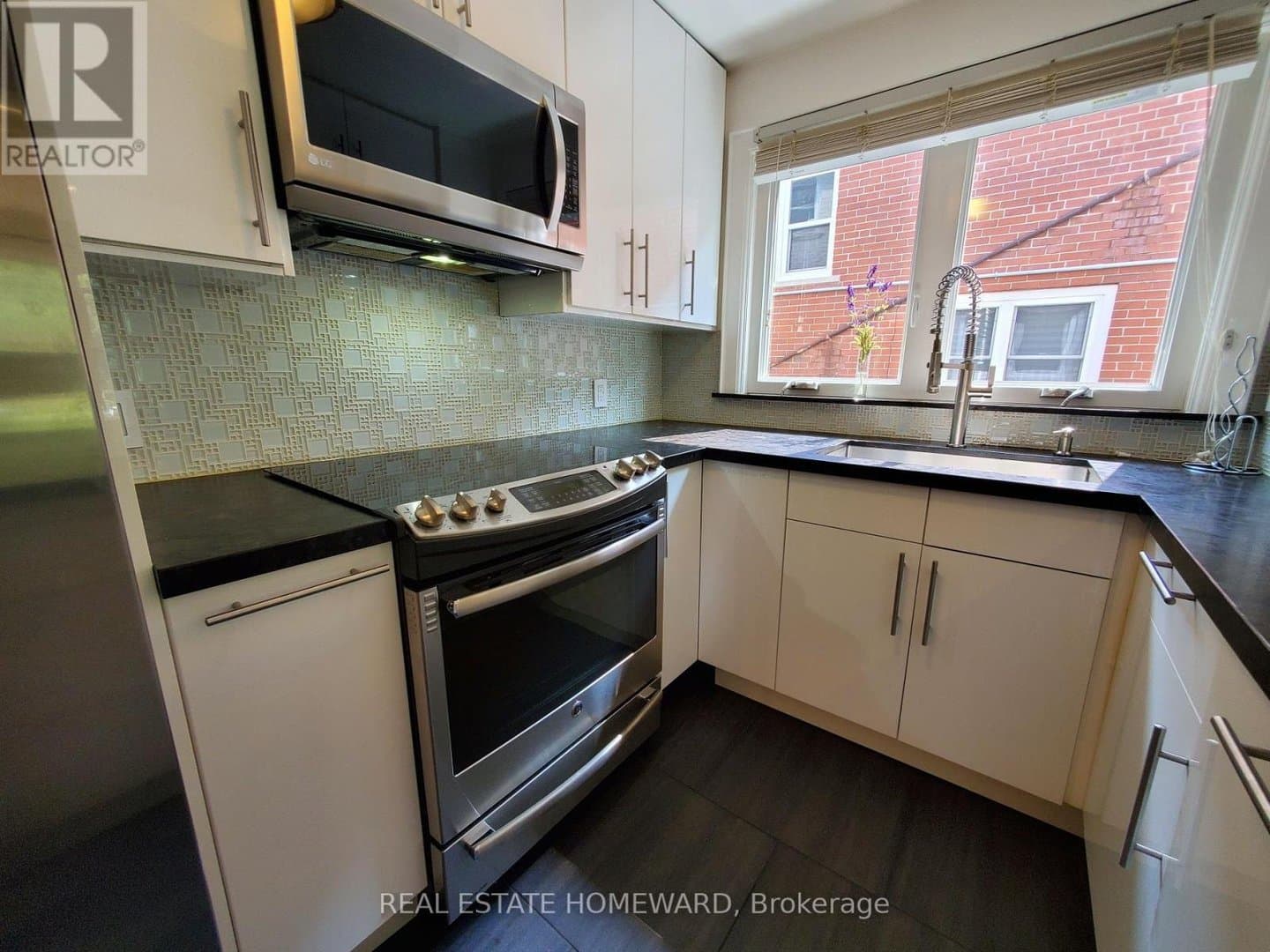 21 Love Crescent - Photo 4