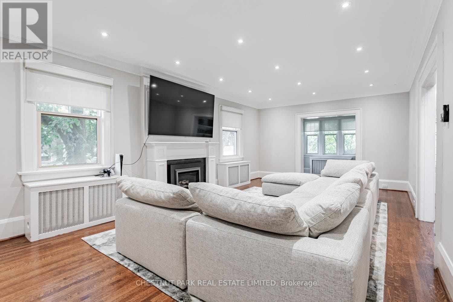 43 Oriole Parkway - Photo 4