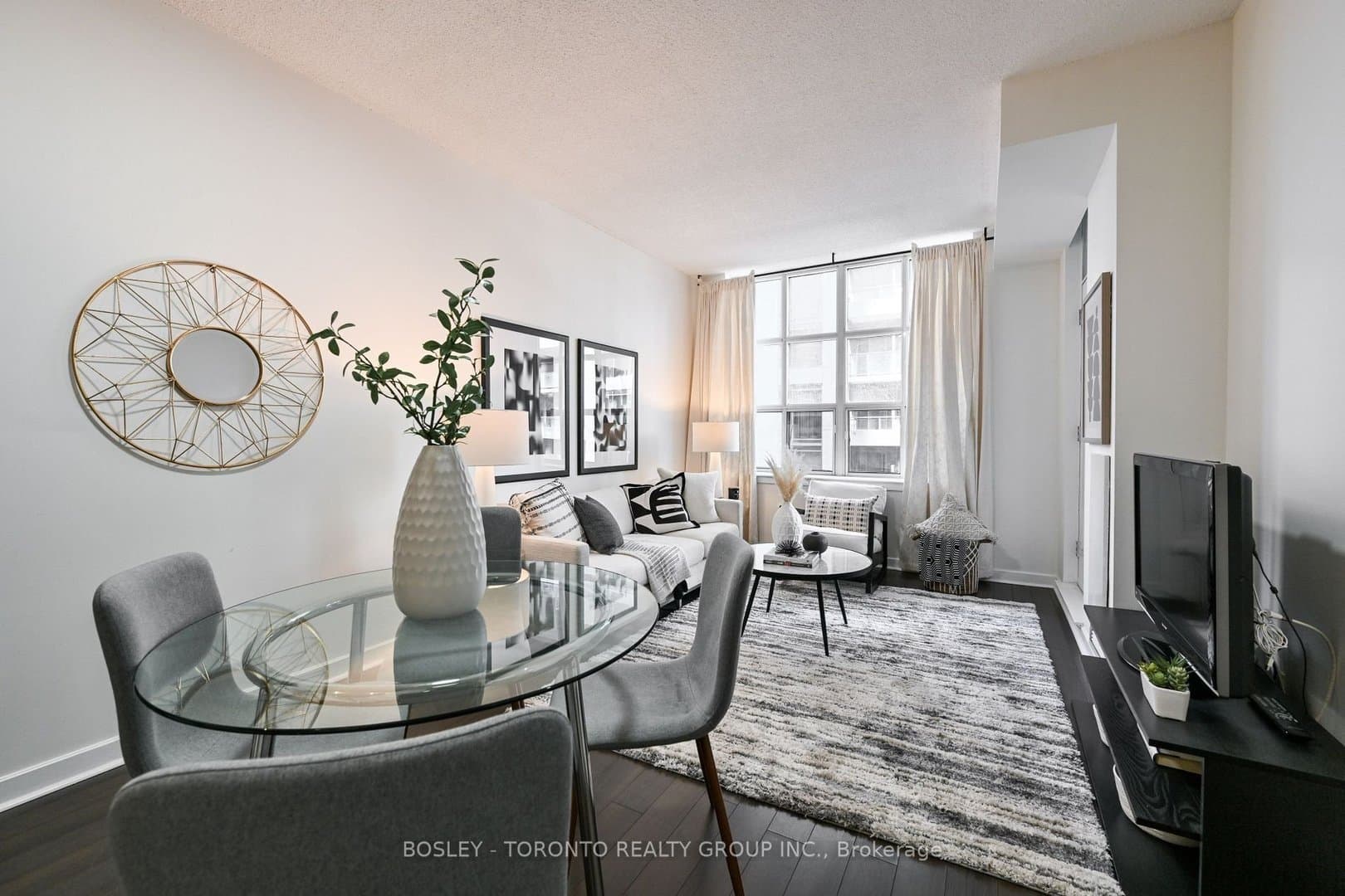 438 Richmond Street West - Photo 2