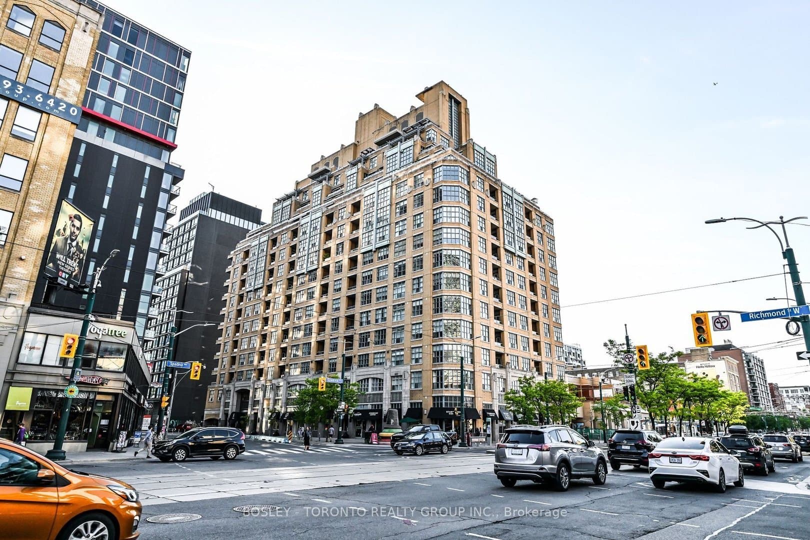 438 Richmond Street West
