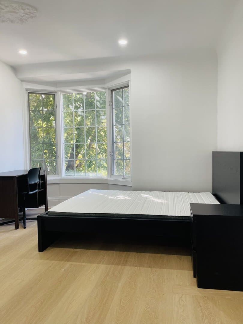 4 Follis Avenue - Photo 2