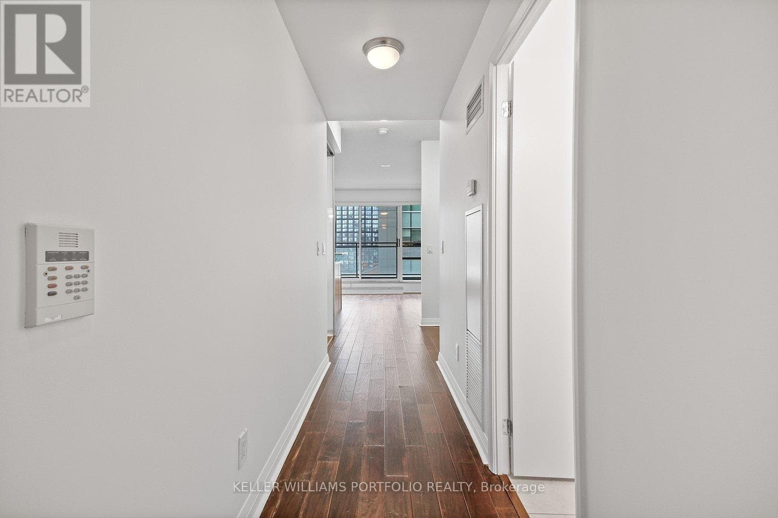 220 Victoria Street - Photo 2