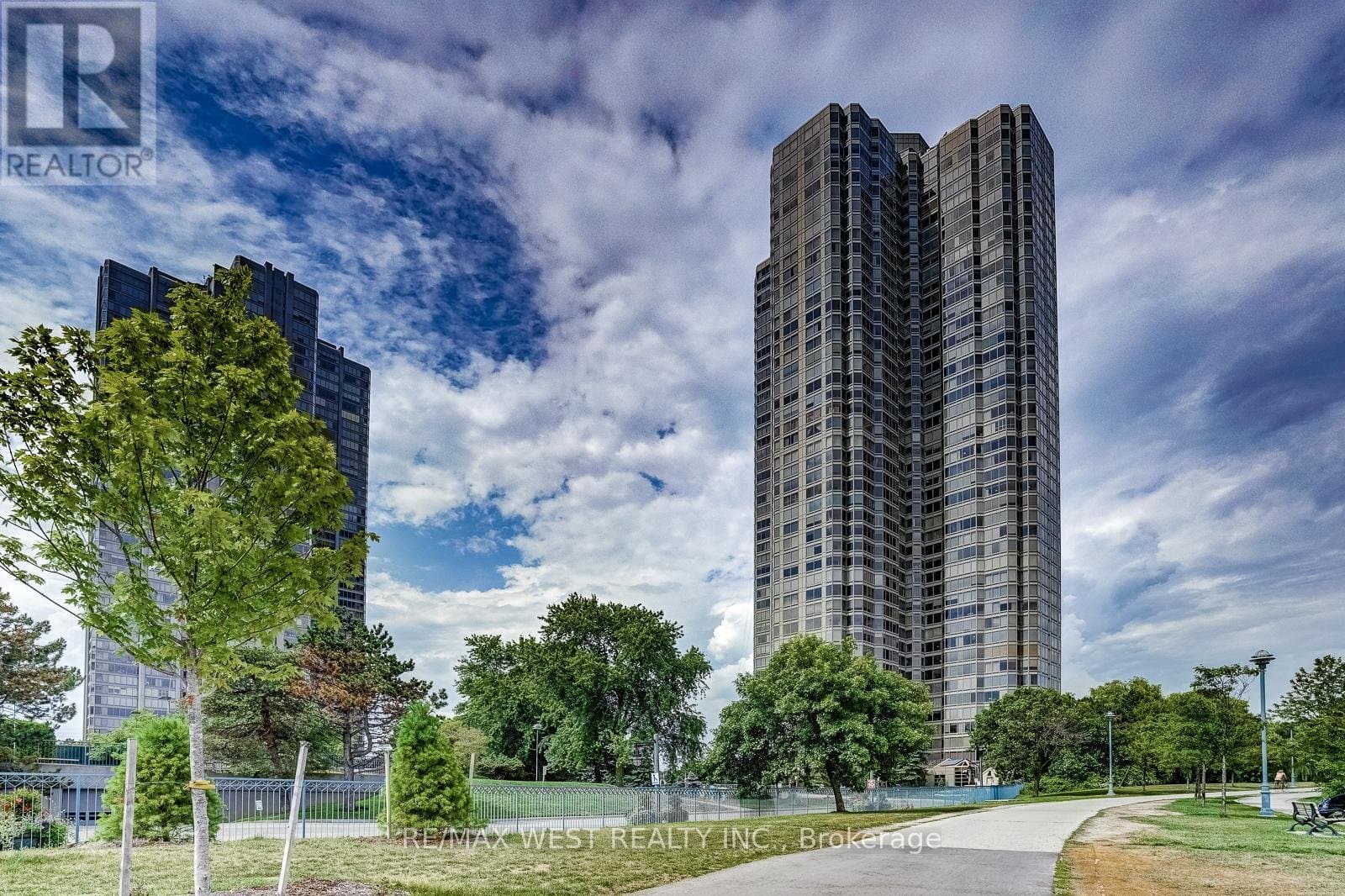 1 Palace Pier Court - Photo 3
