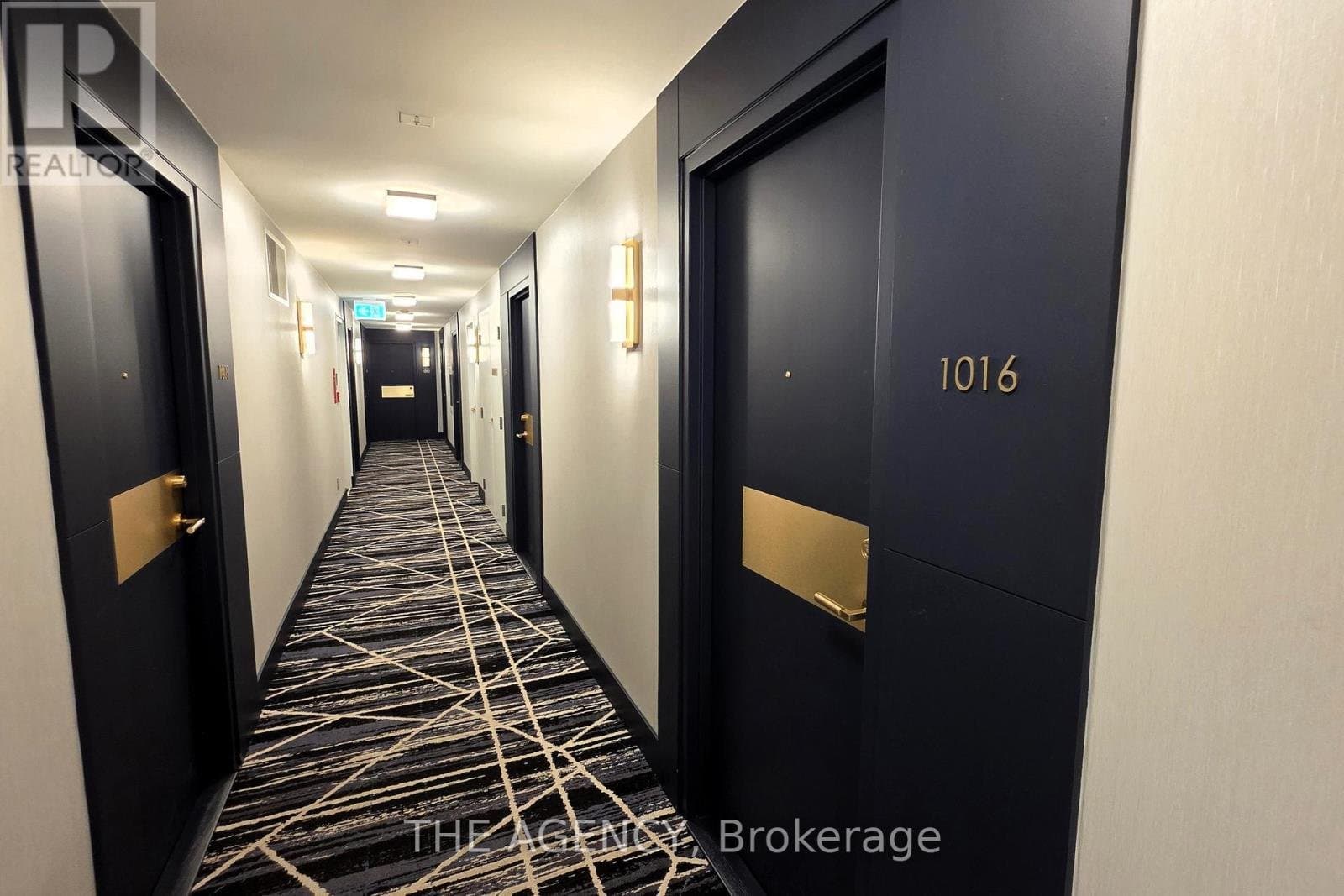 18 Yonge Street - Photo 3