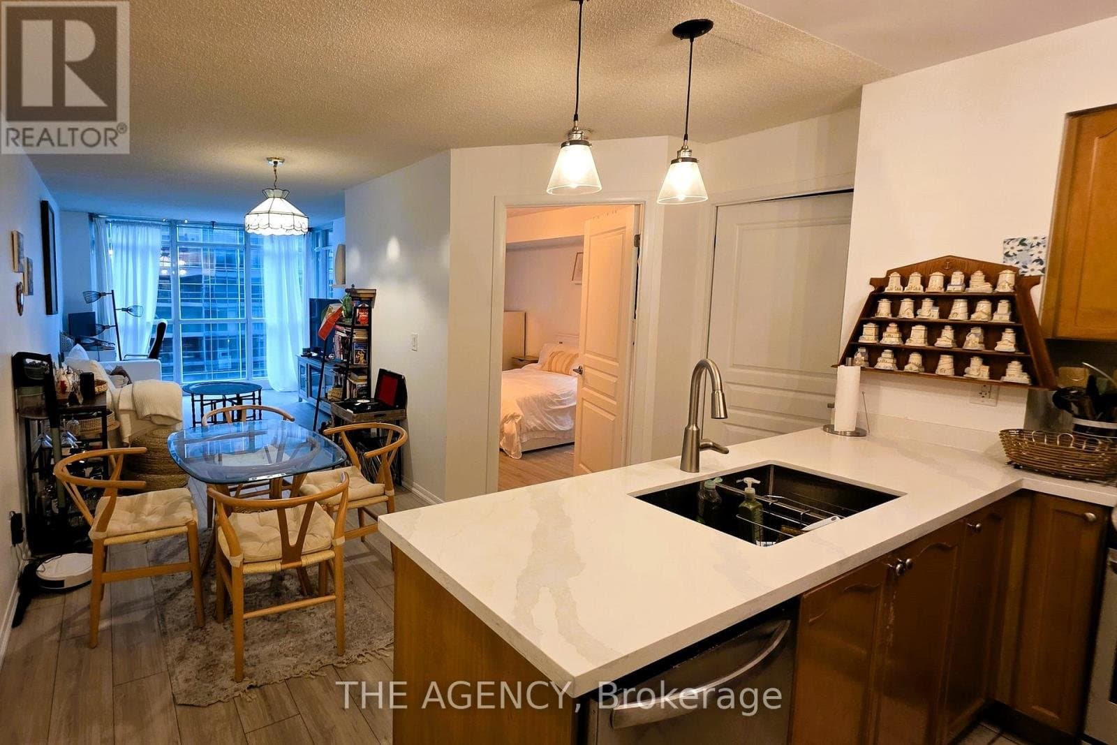 18 Yonge Street - Photo 4