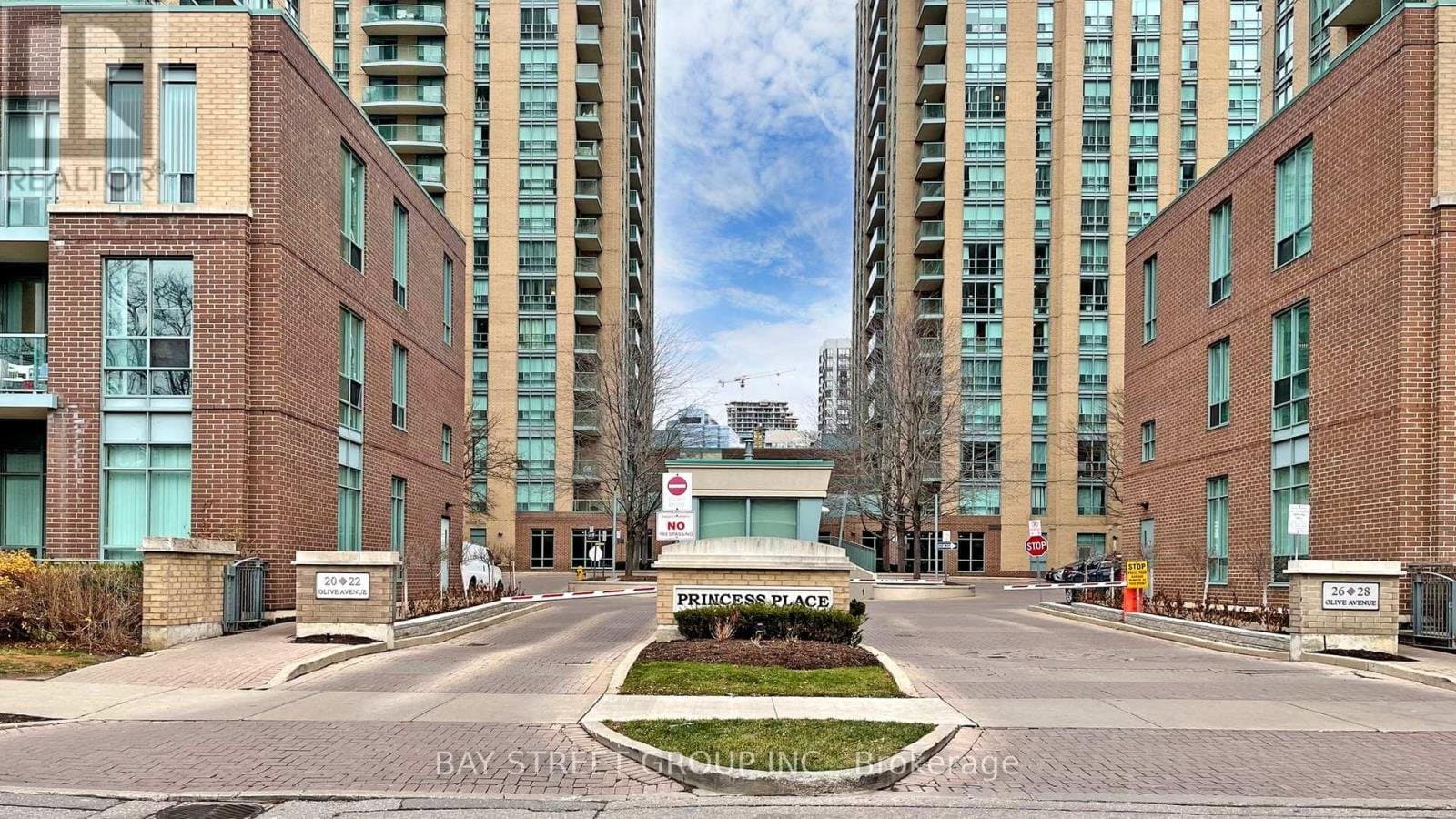 28 Olive Avenue - Photo 2