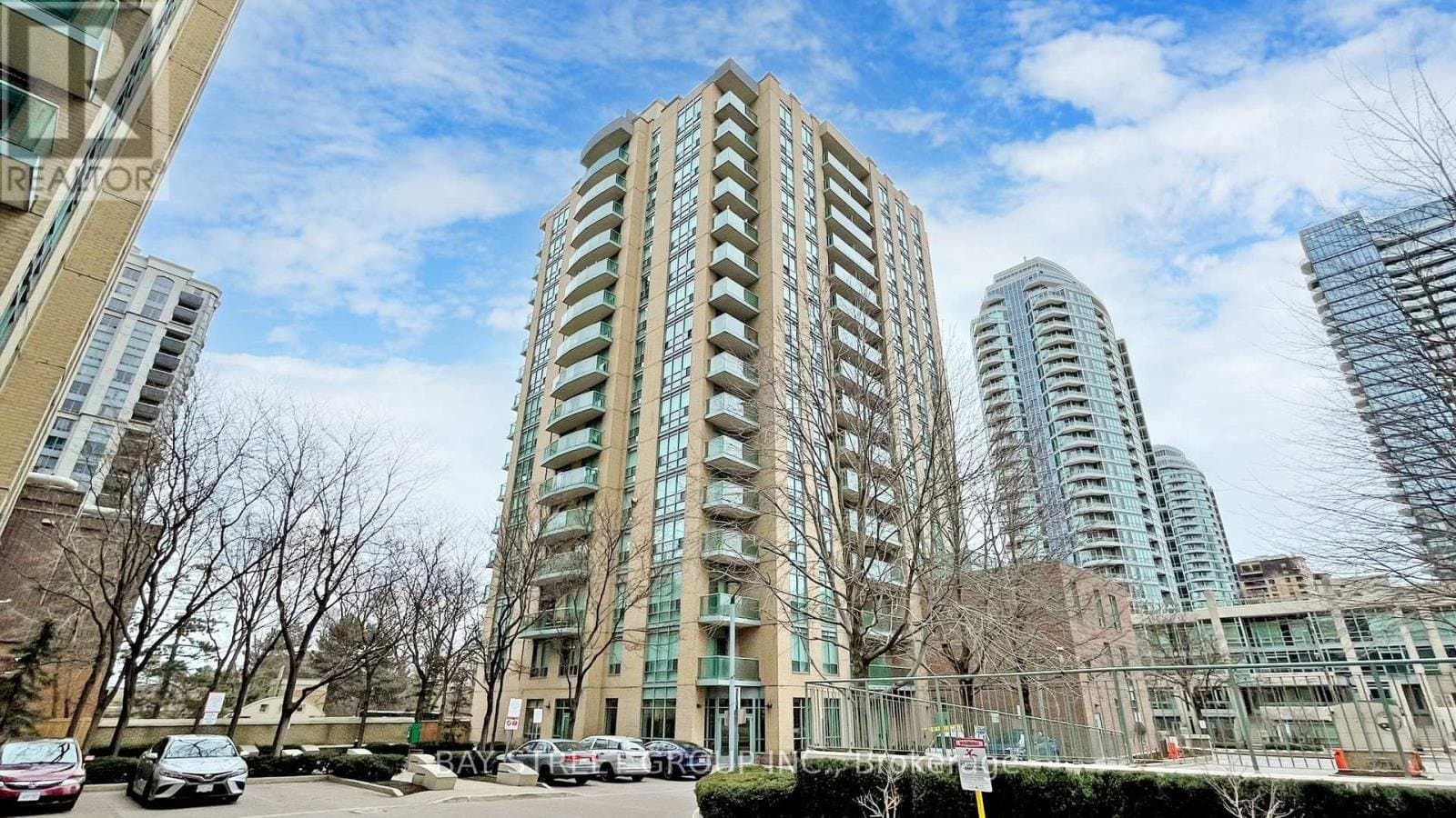 28 Olive Avenue - Photo 4