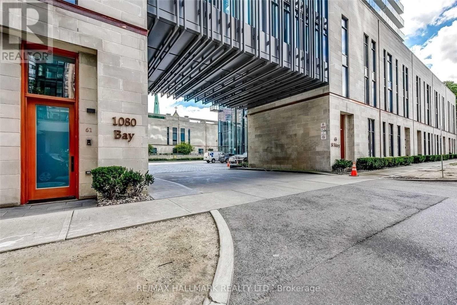 1080 Bay Street - Photo 3